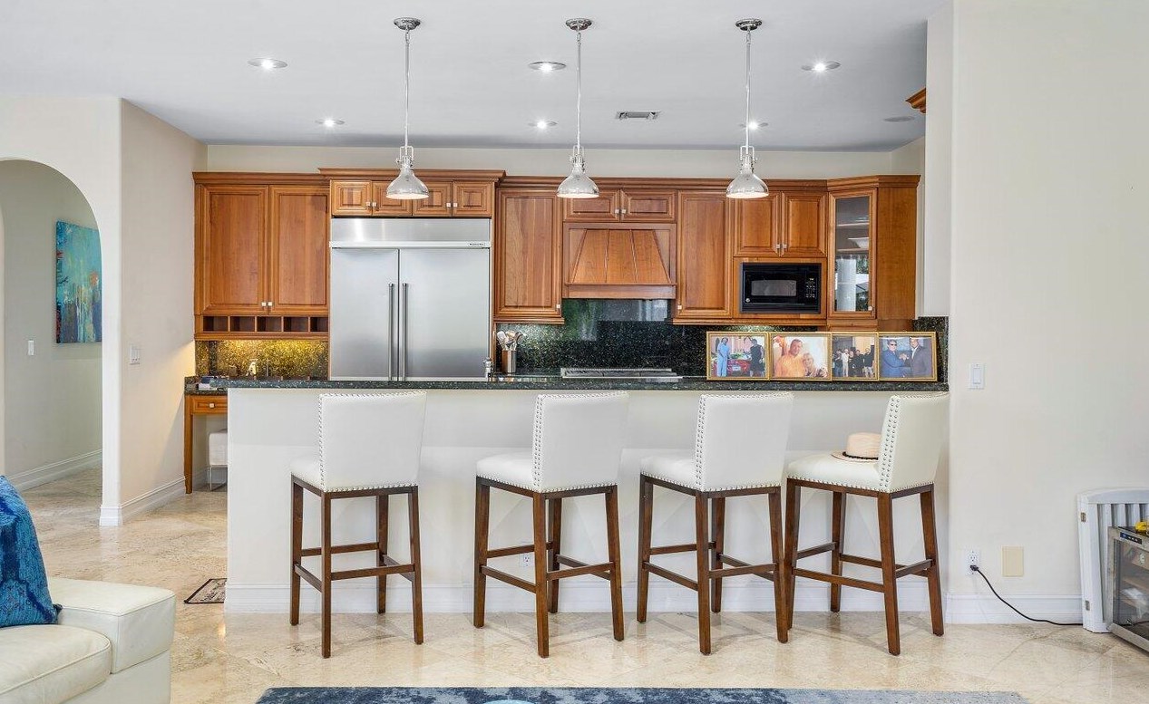 571 Golden Harbour Dr, Boca Raton FL  33432-2941 exterior