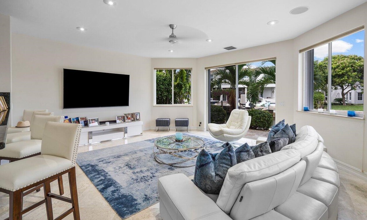 571 Golden Harbour Dr, Boca Raton FL  33432-2941 exterior