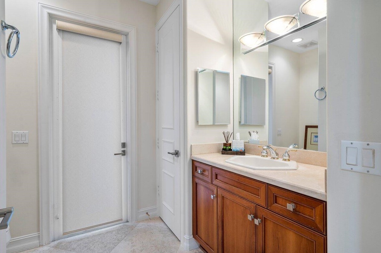 571 Golden Harbour Dr, Boca Raton FL  33432-2941 exterior