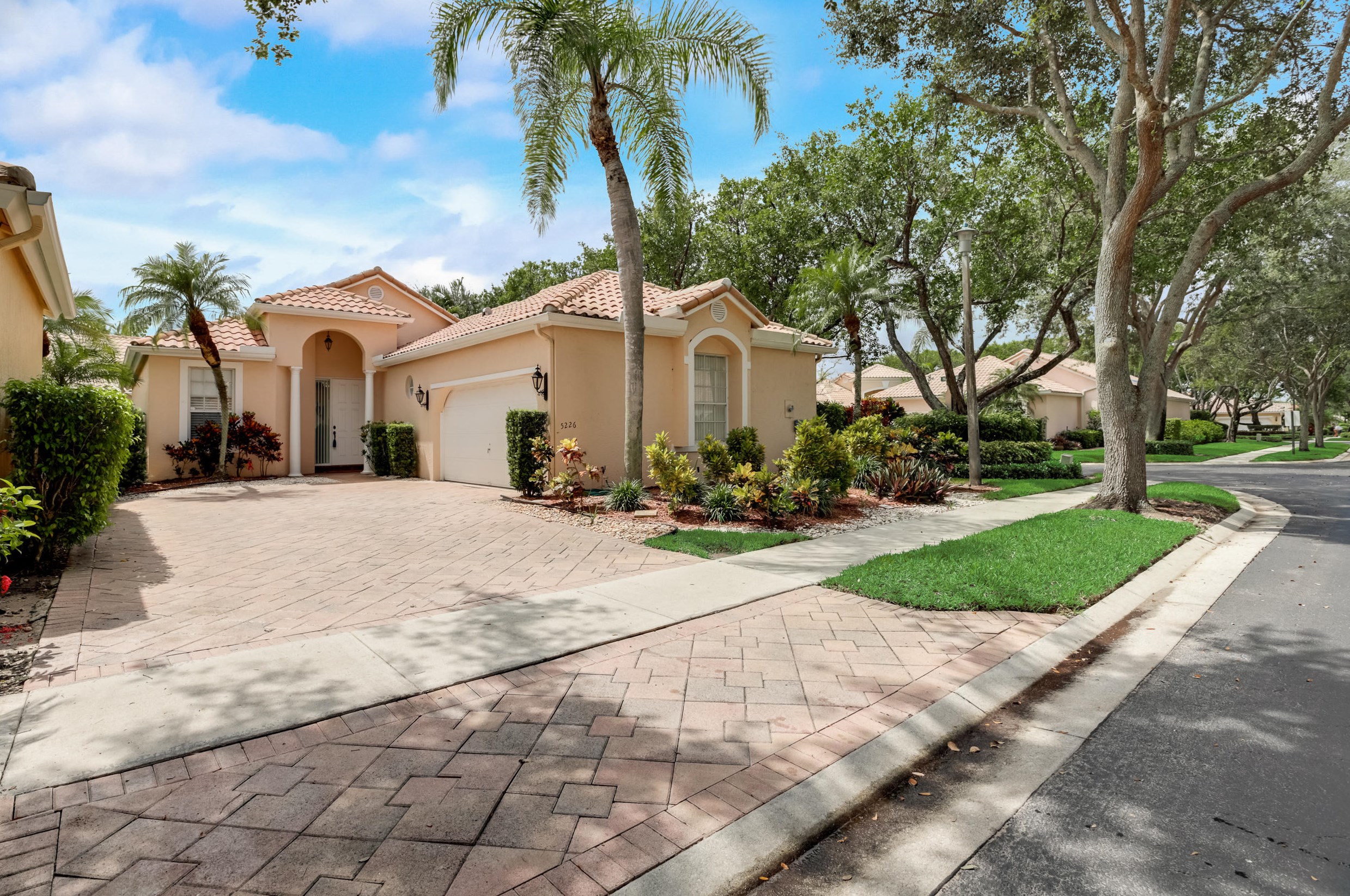 5226 Brookview Dr, Boynton Beach, FL 33437