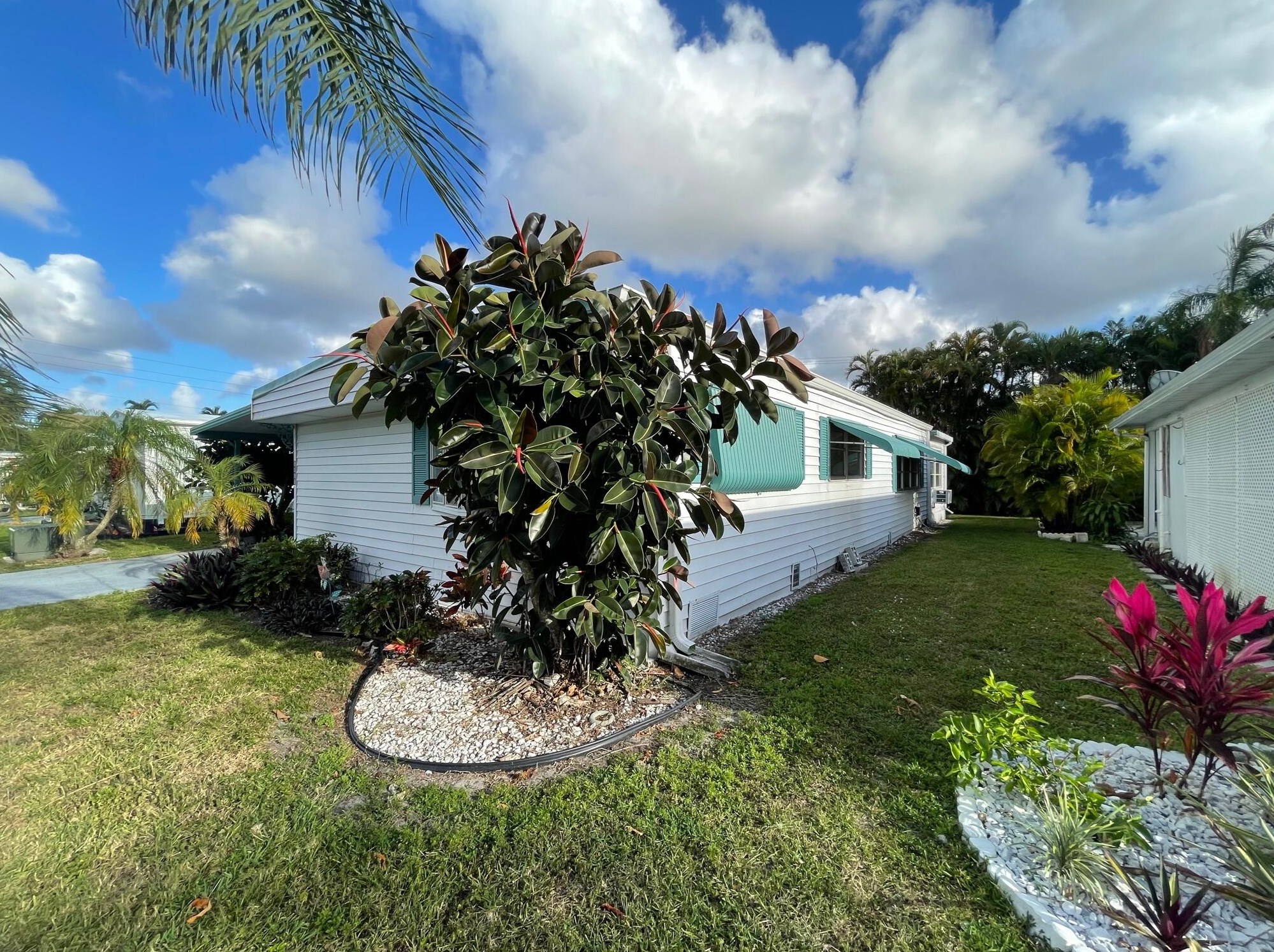 8098 South St, Boca Raton, FL 33433