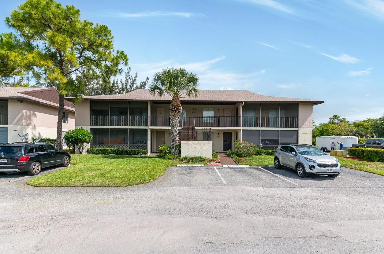 4191 57th Ave, Lake Worth, FL 33463-4369