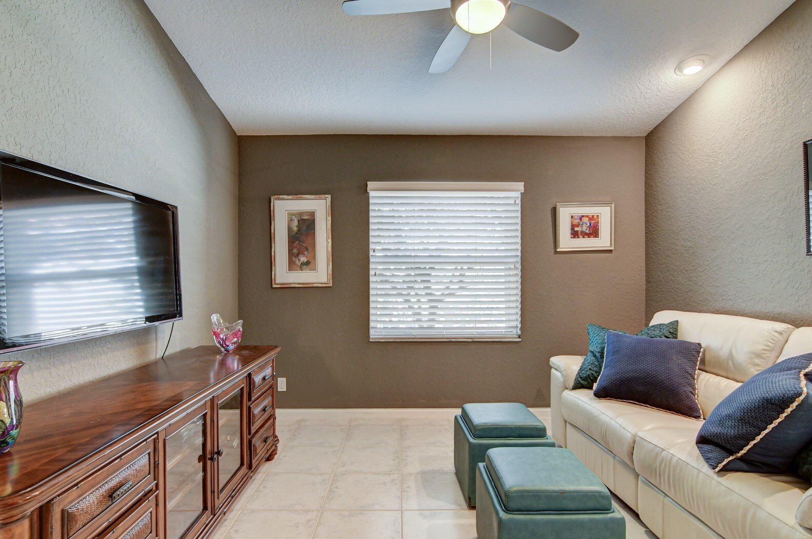 6590 Maybrook Rd, Boynton Beach FL 33437-6411 exterior