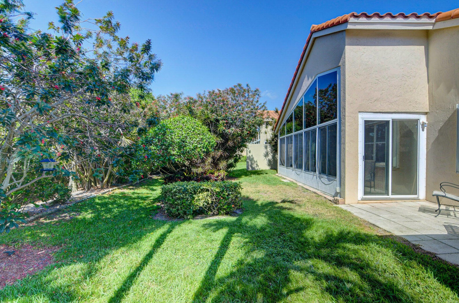 6590 Maybrook Rd, Boynton Beach FL 33437-6411 exterior