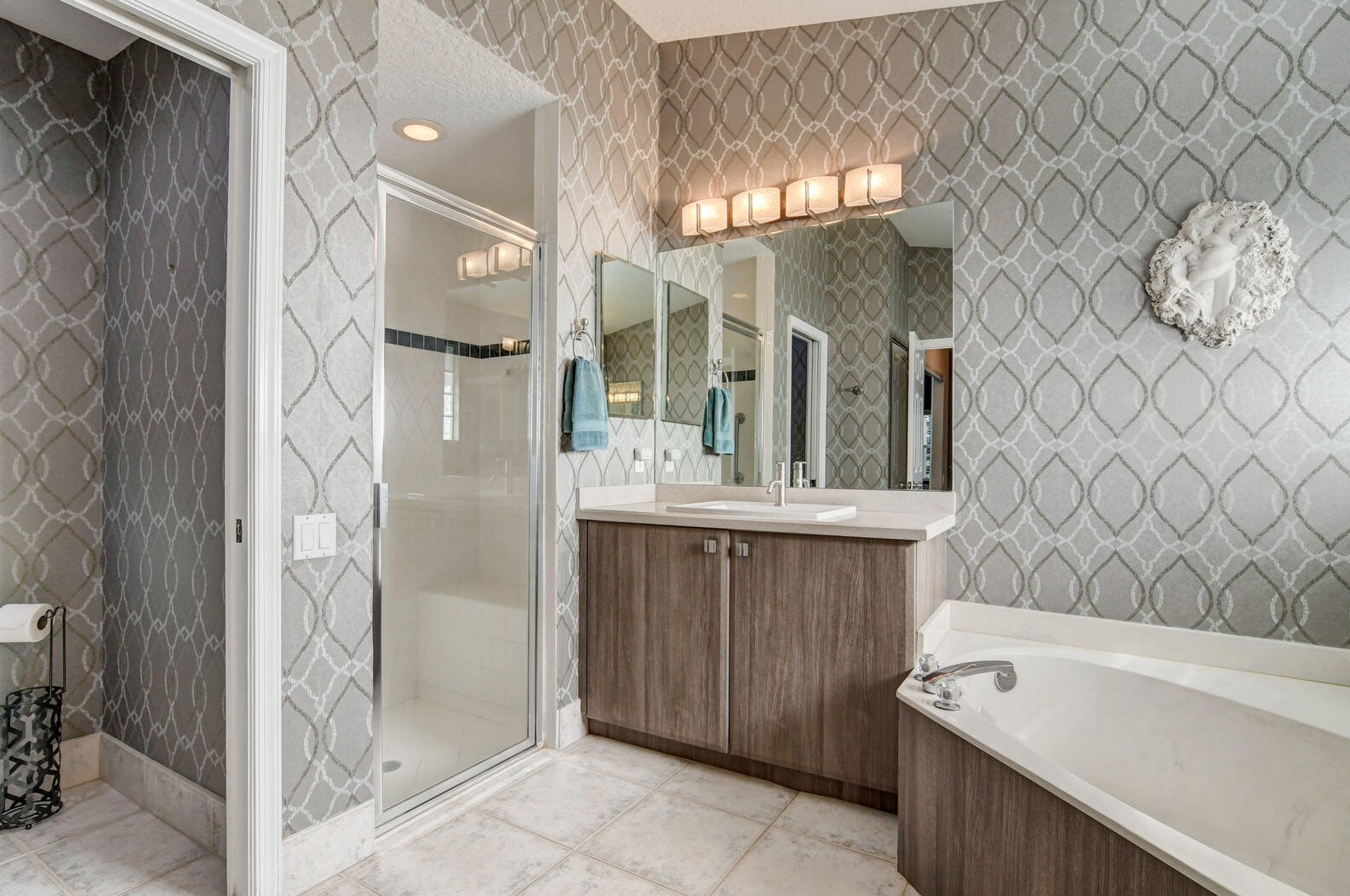 6590 Maybrook Rd, Boynton Beach FL 33437-6411 exterior