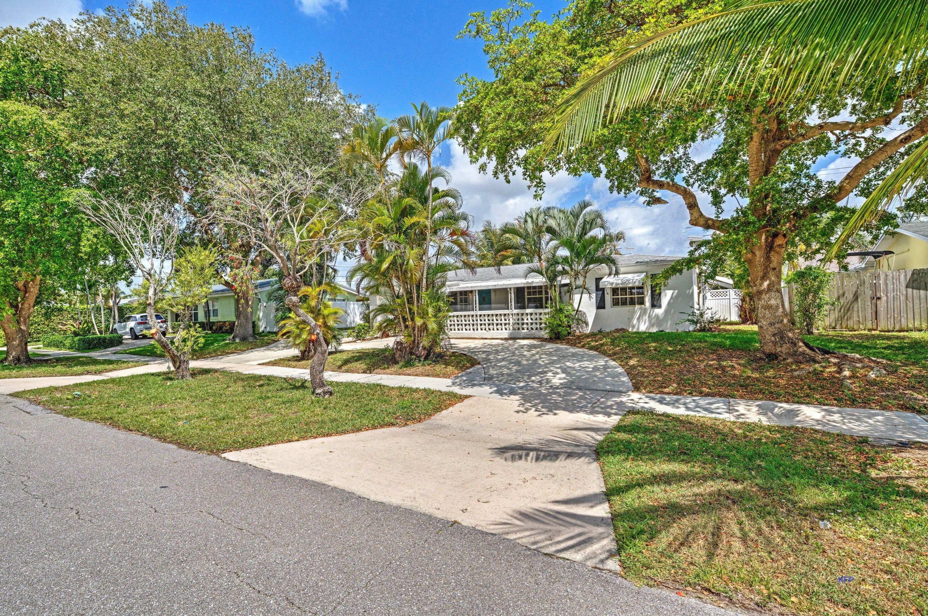 417 Gulf Rd, West Palm Beach, FL 33408-4828