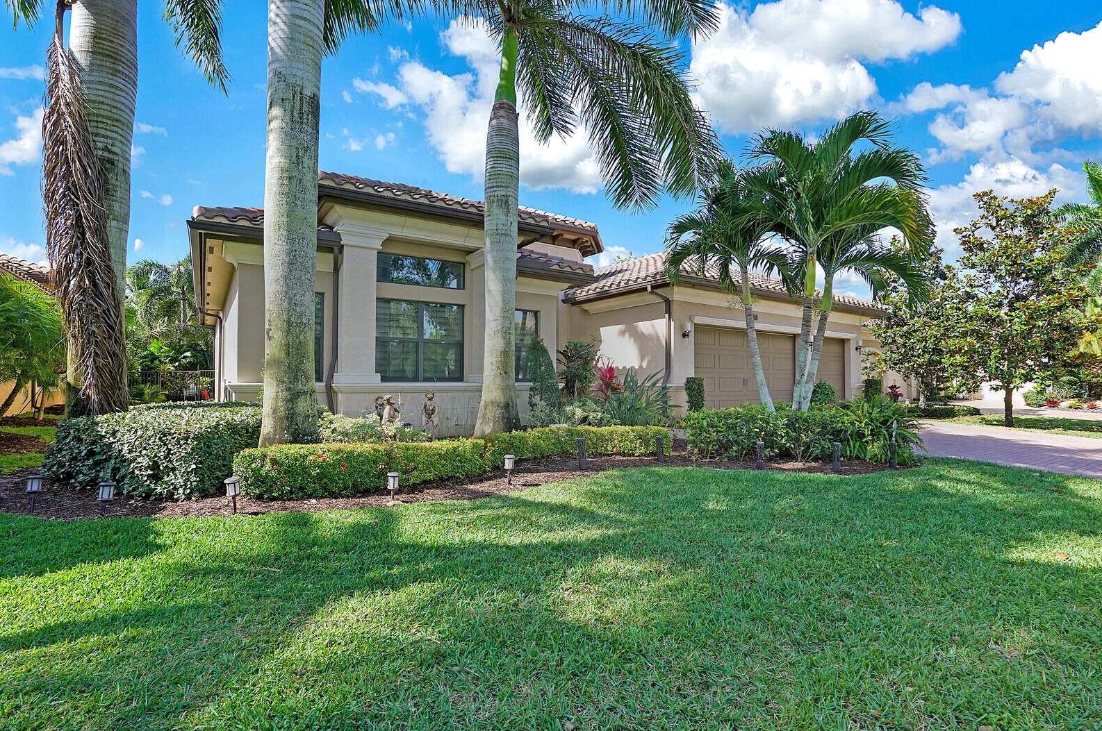8915 Sydney Harbor Cir, Delray Beach, FL 33446