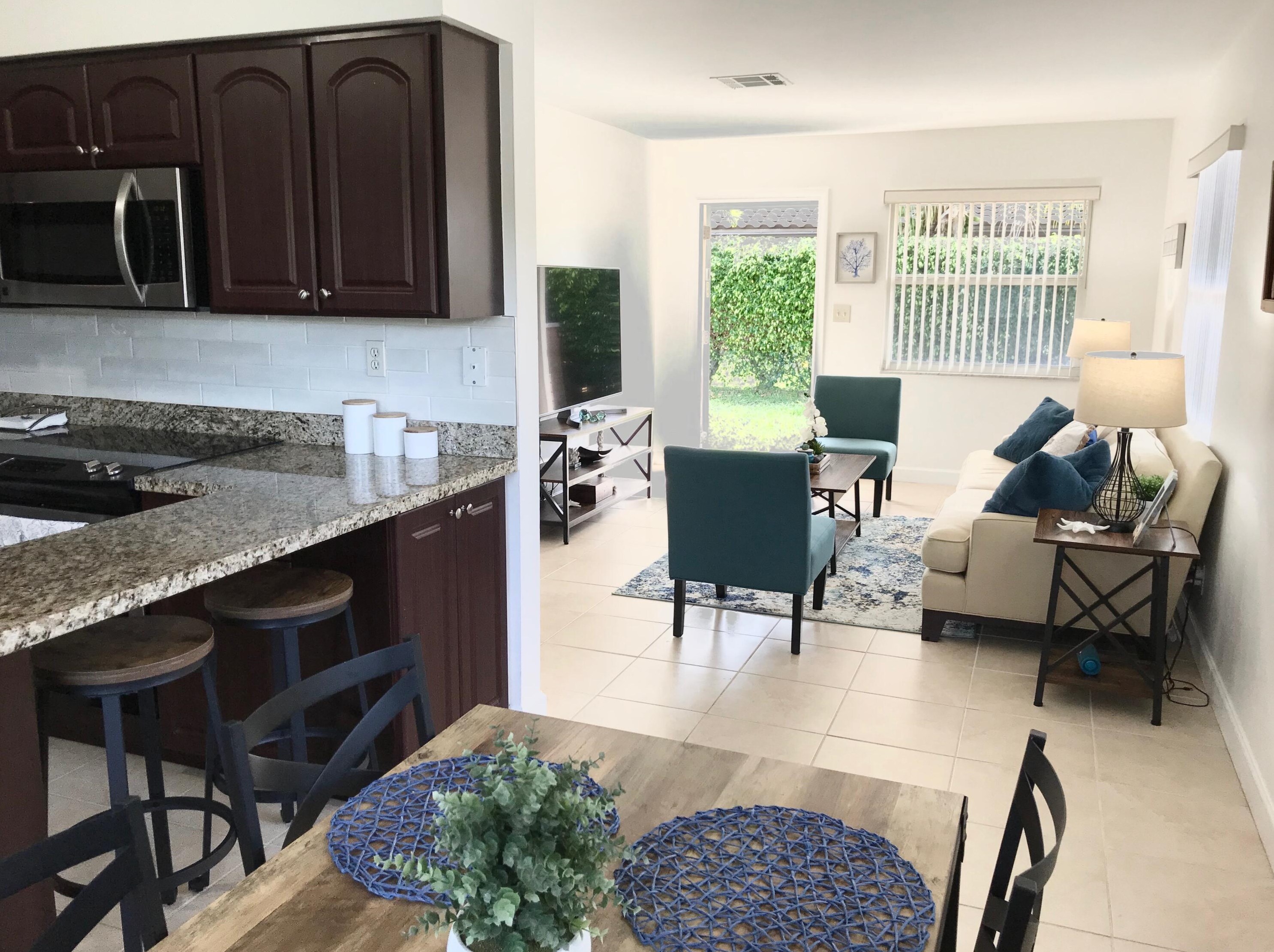 685 Glouchester St, Boca Raton, FL 33487-3207
