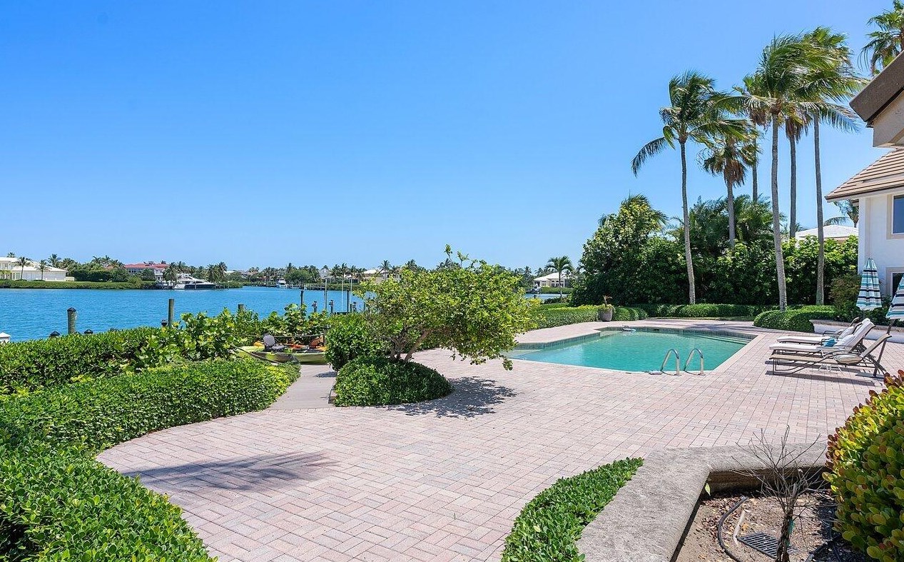 2421 Bahia Way, Stuart FL  34996-1914 exterior
