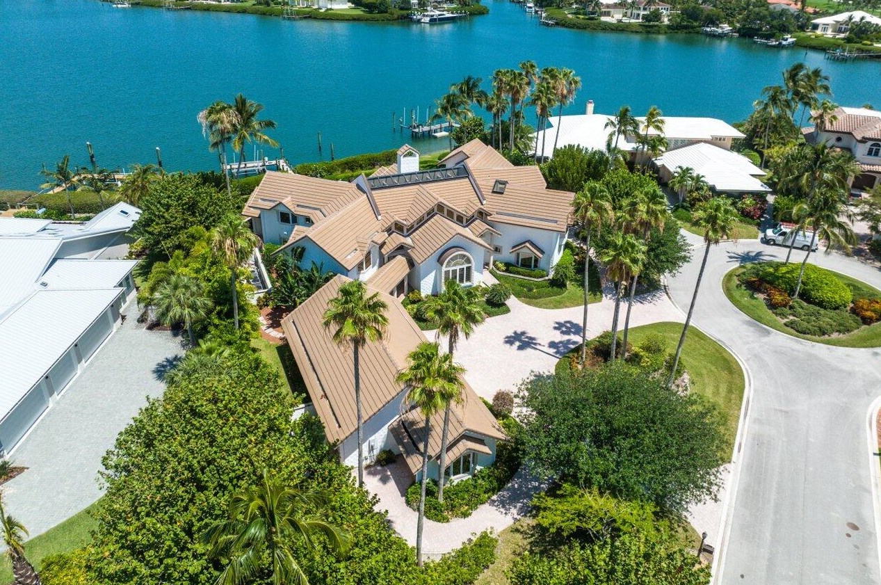 2421 Bahia Way, Stuart FL  34996-1914 exterior