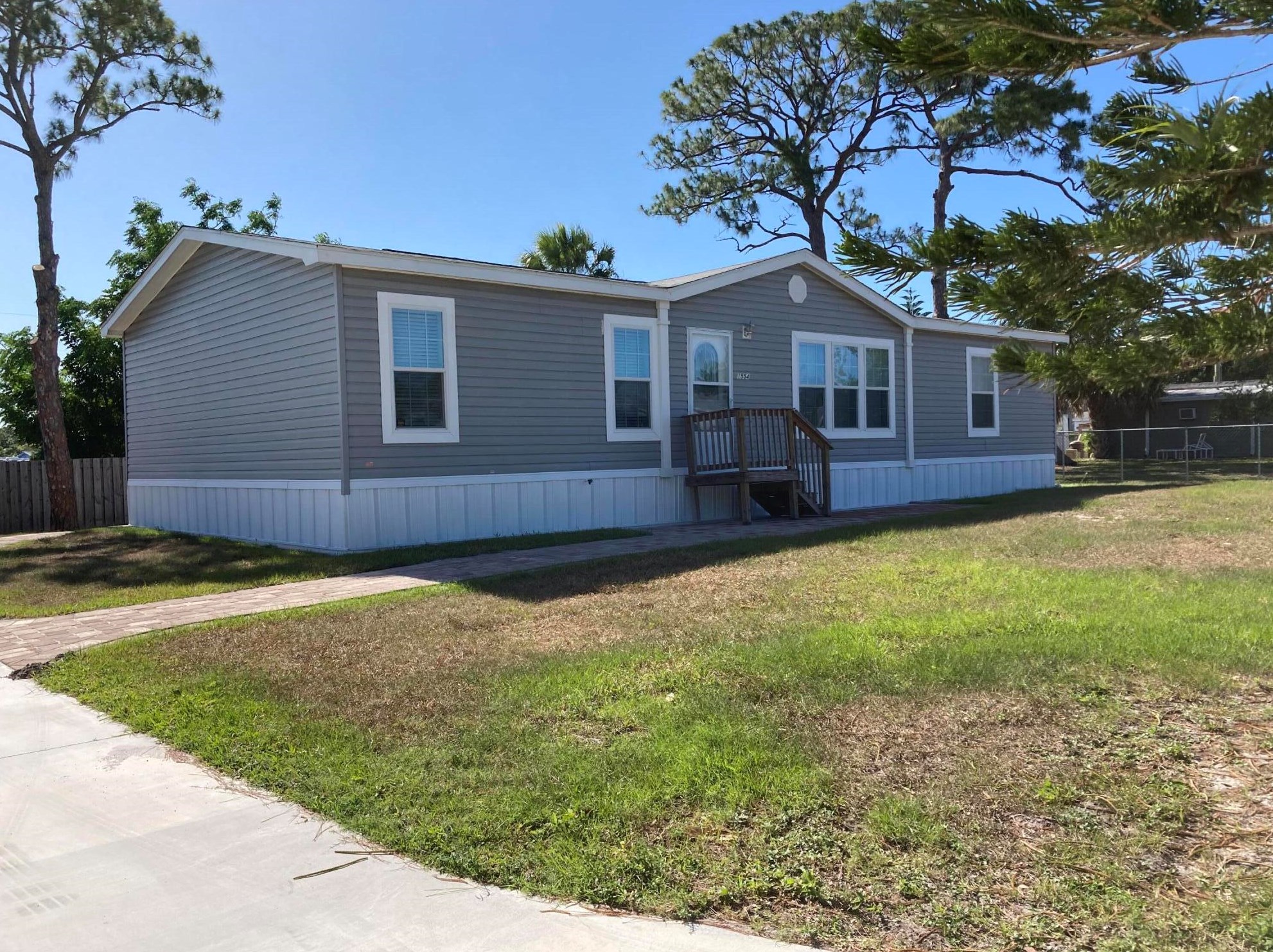 1554 Oriole Ave, Stuart, FL 34994-1827