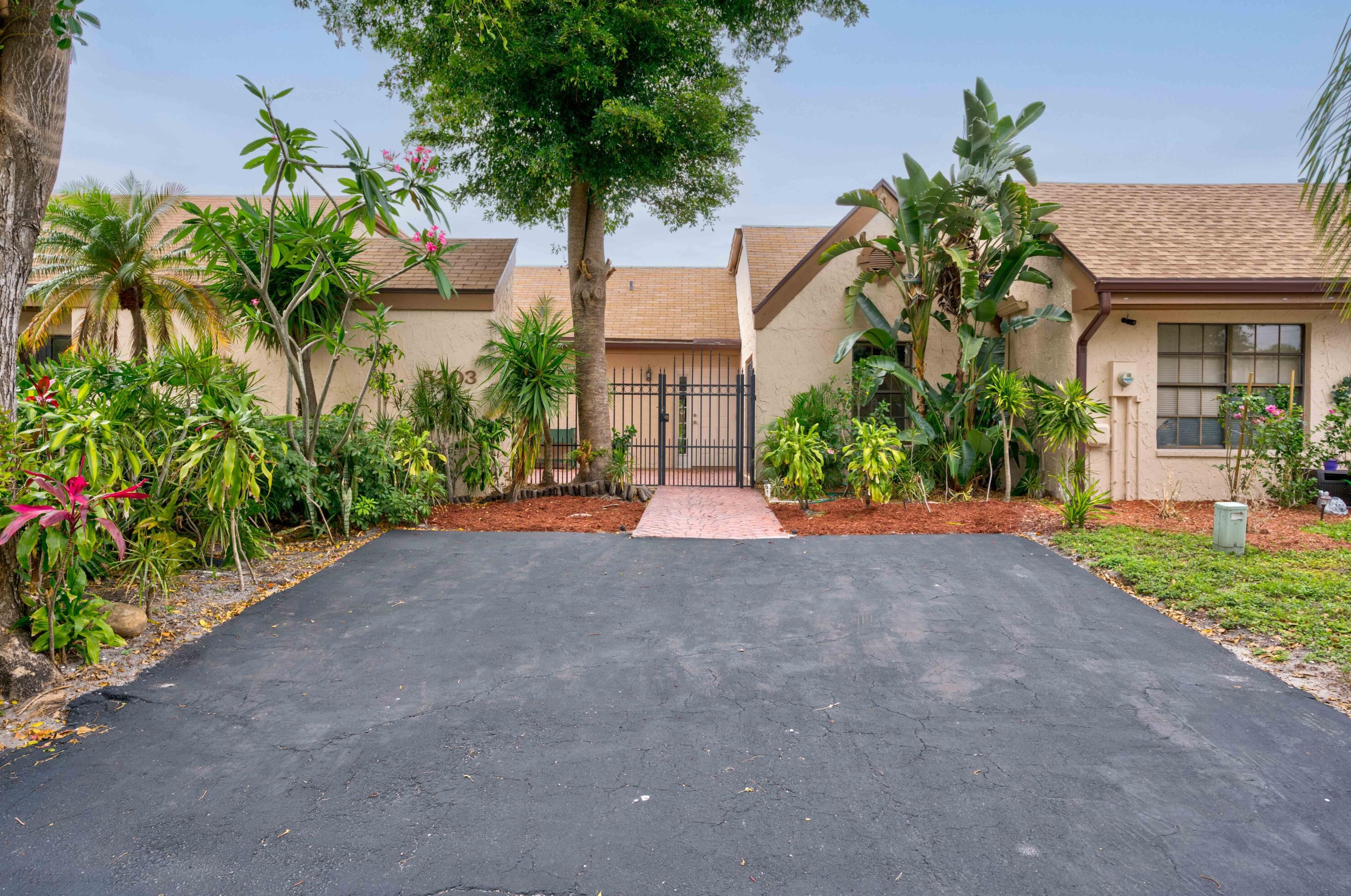 5203 Nutmeg Dr, West Palm Beach, FL 33418-3516