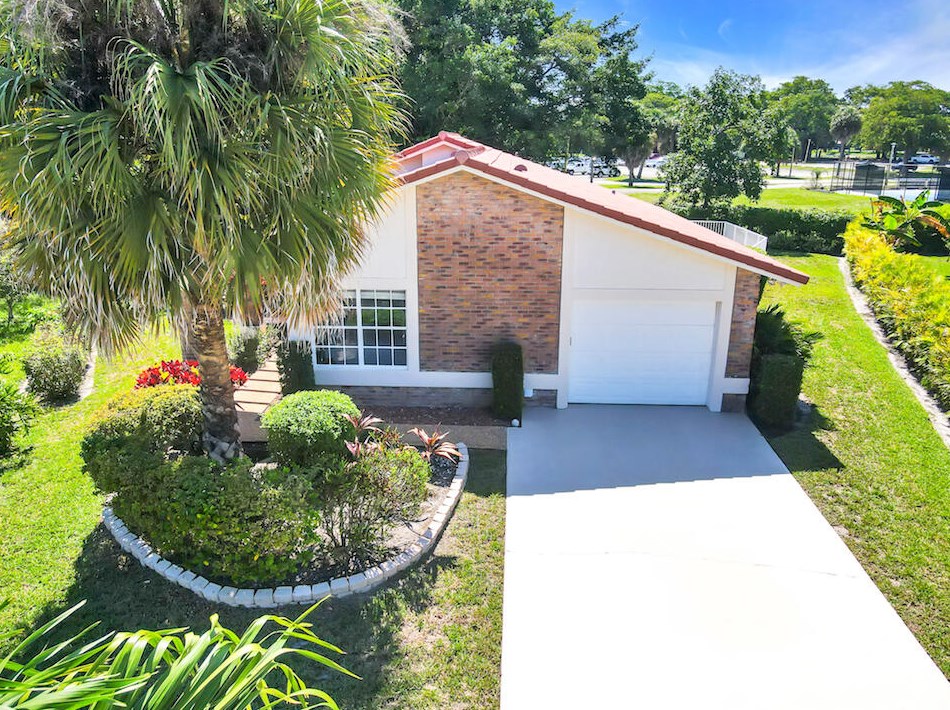 19546 Sea Pines Way, Boca Raton, FL 33498-4627