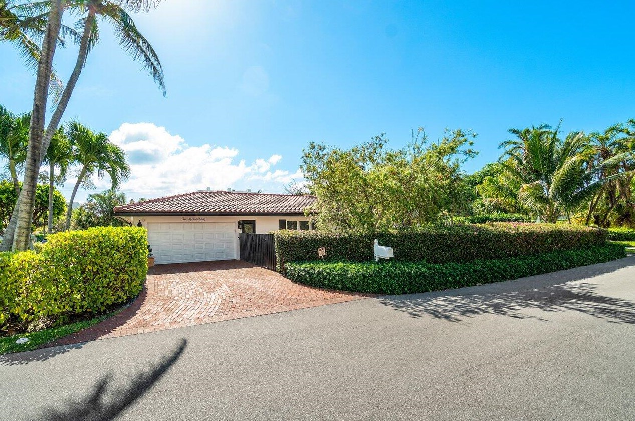 2530 Spanish River Rd, Boca Raton, FL 33432
