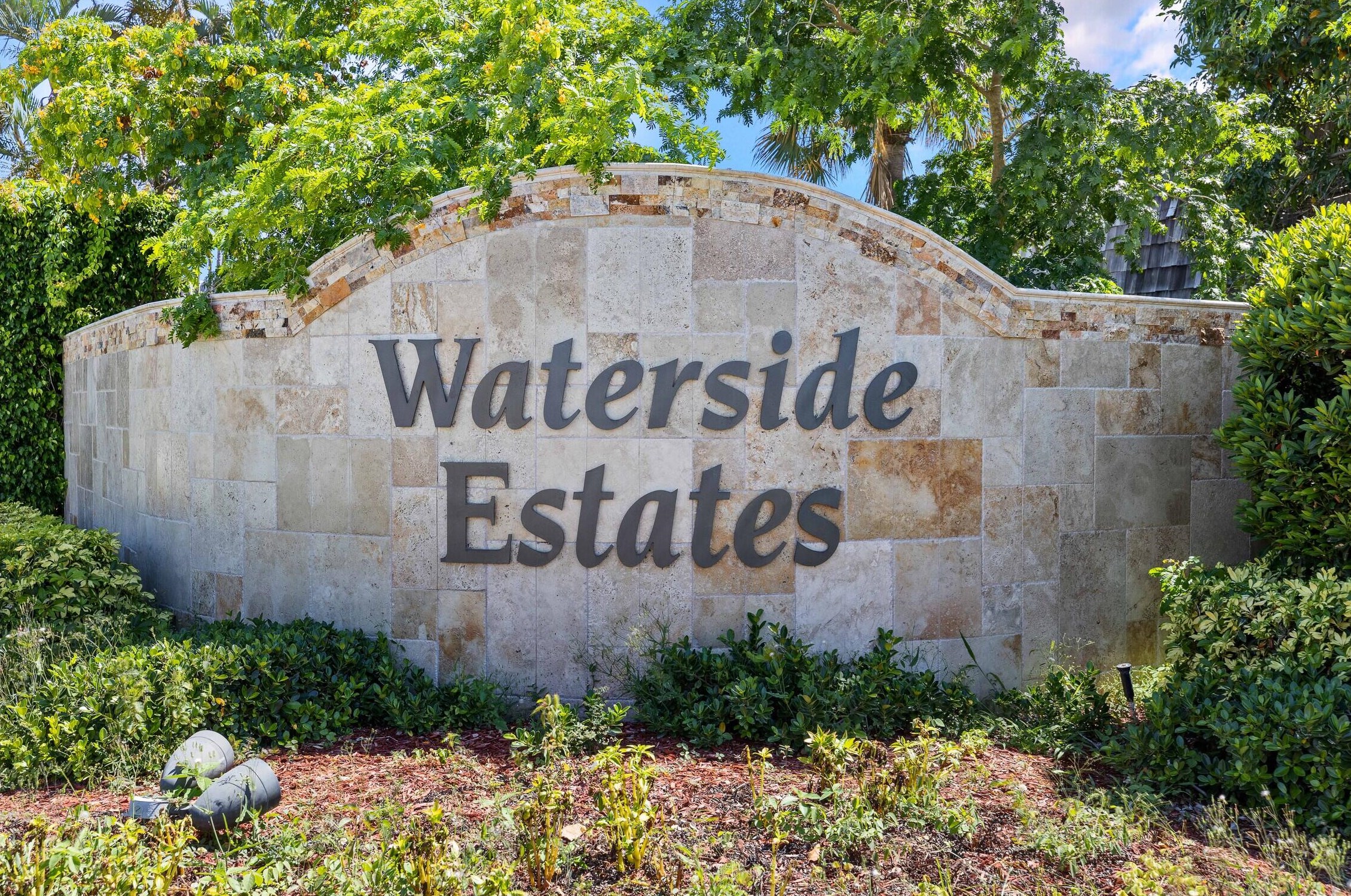 2359 Waterside Dr, Lake Worth, FL 33461-2556