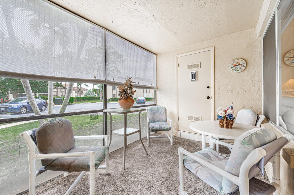 217 Pine Hov Cir, Lake Worth, FL 33463-9227