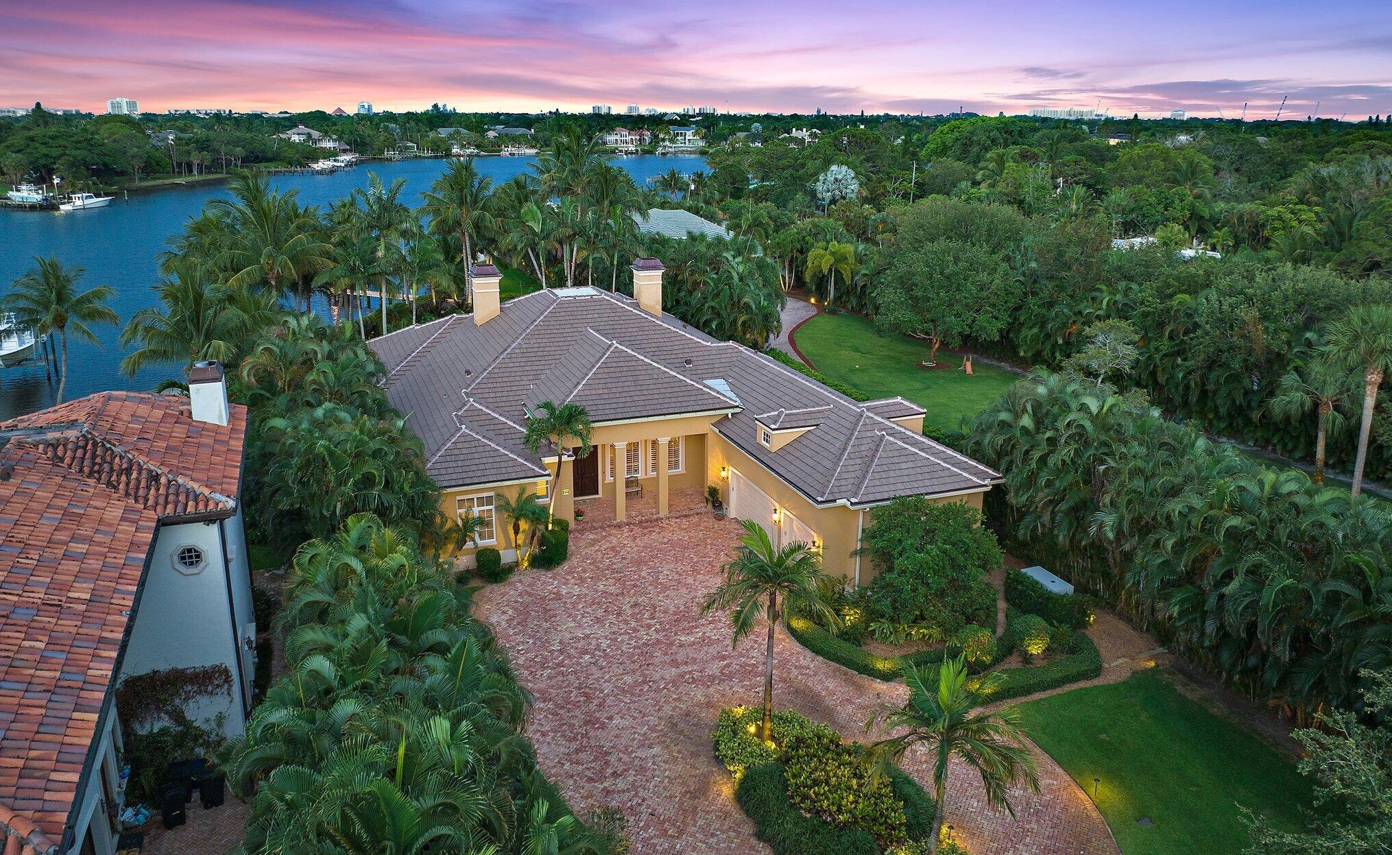 136 Gulfstream Dr, Jupiter, FL 33469-2085