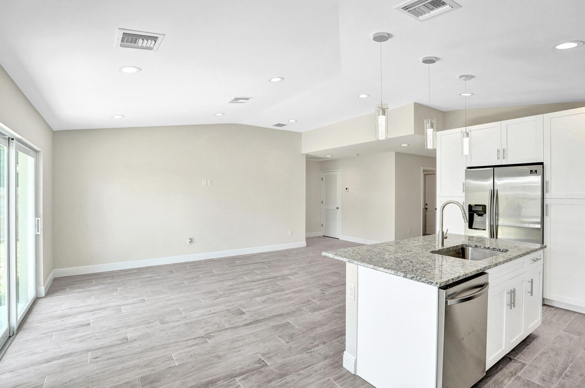 410 12 Ave, Boynton Beach FL 33435-6050 exterior