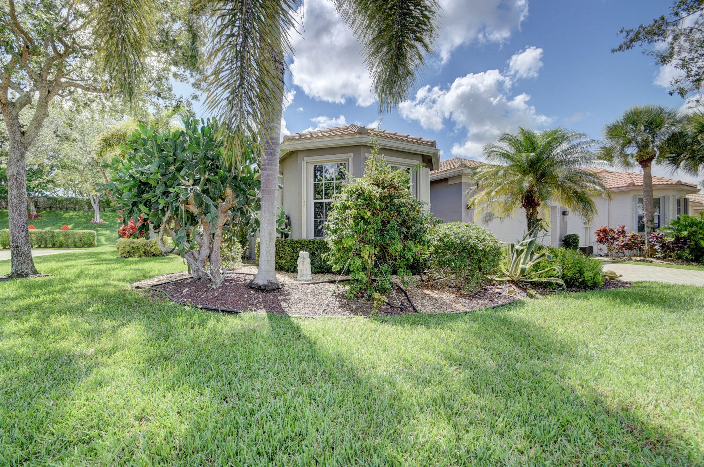 7892 Seagrape Shores Dr, Lake Worth, FL 33467-6950