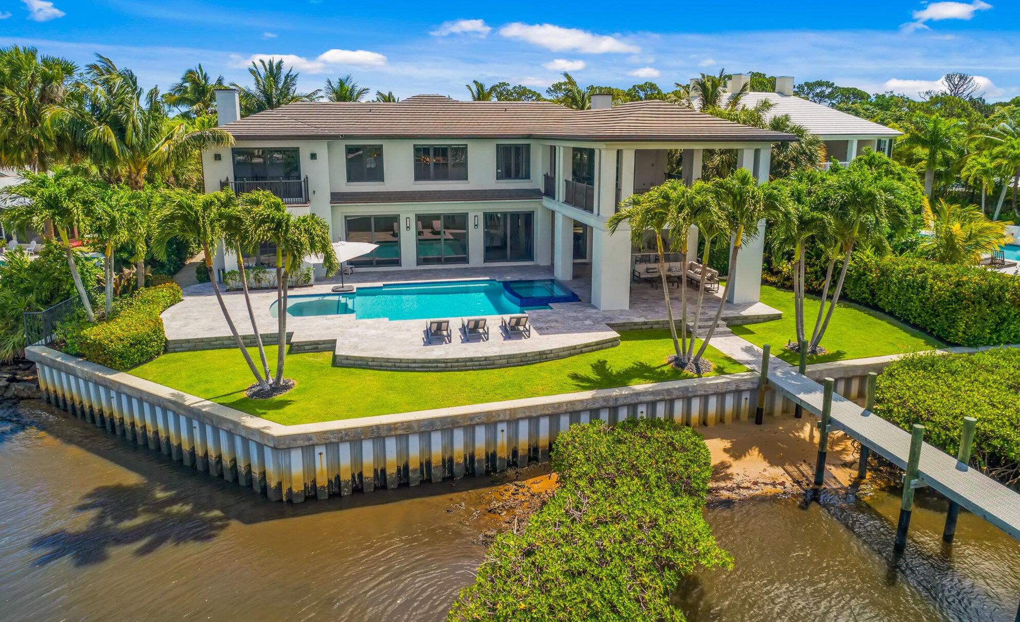 19661 N Riverside Dr, Jupiter, FL 33469