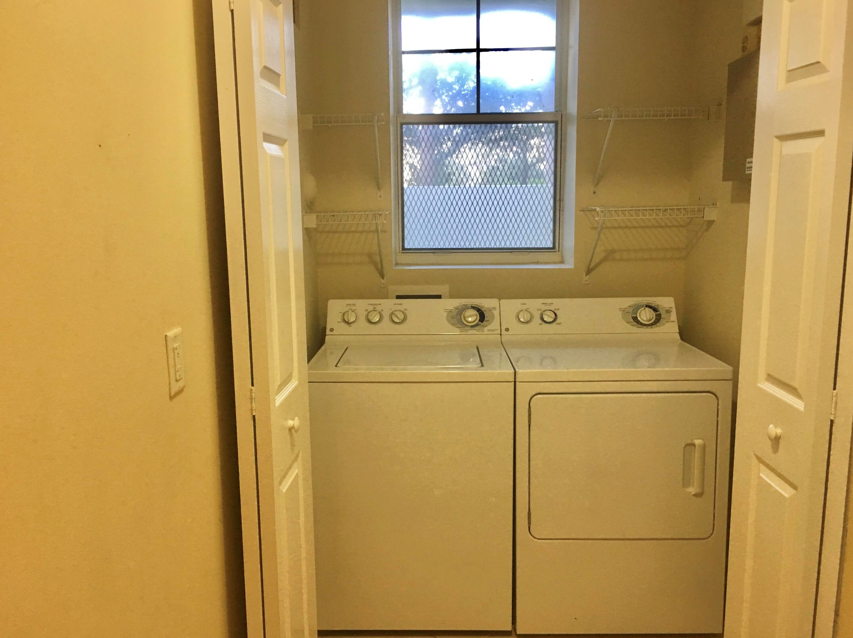 751 N St, West Palm Beach, FL 33401-6637