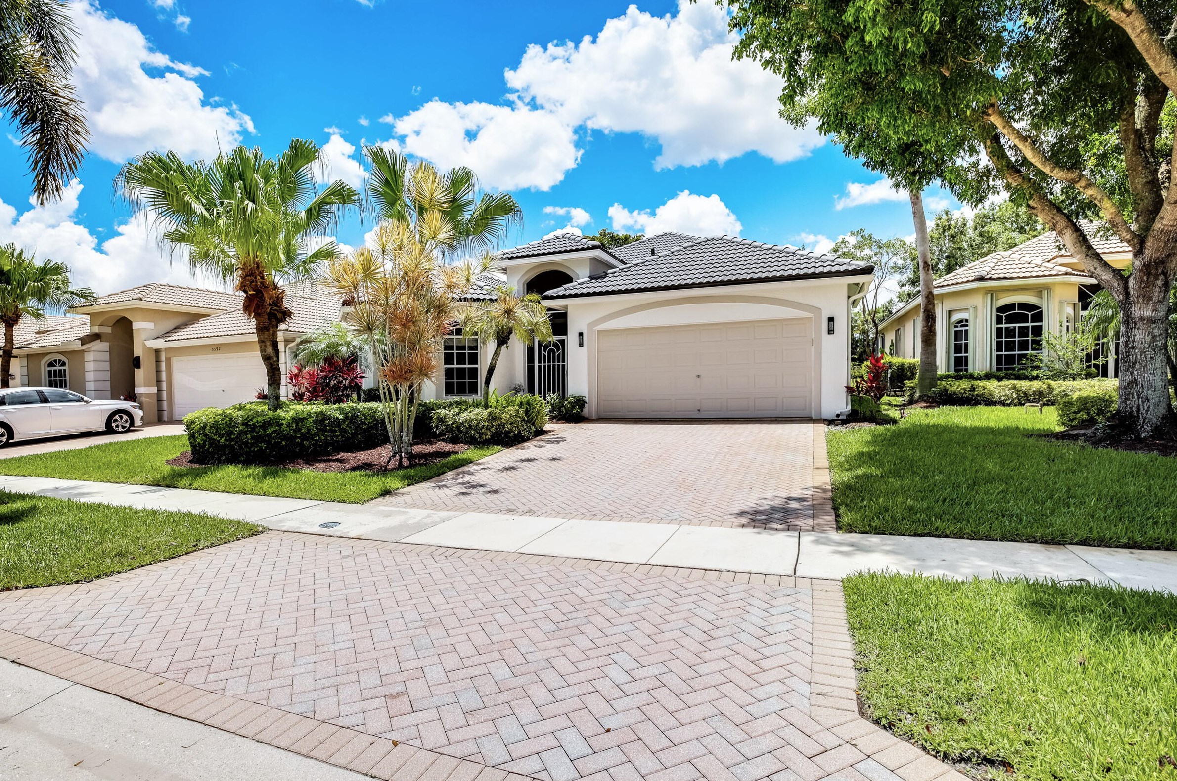 5598 Fountains Dr, Lake Worth, FL 33467-5773