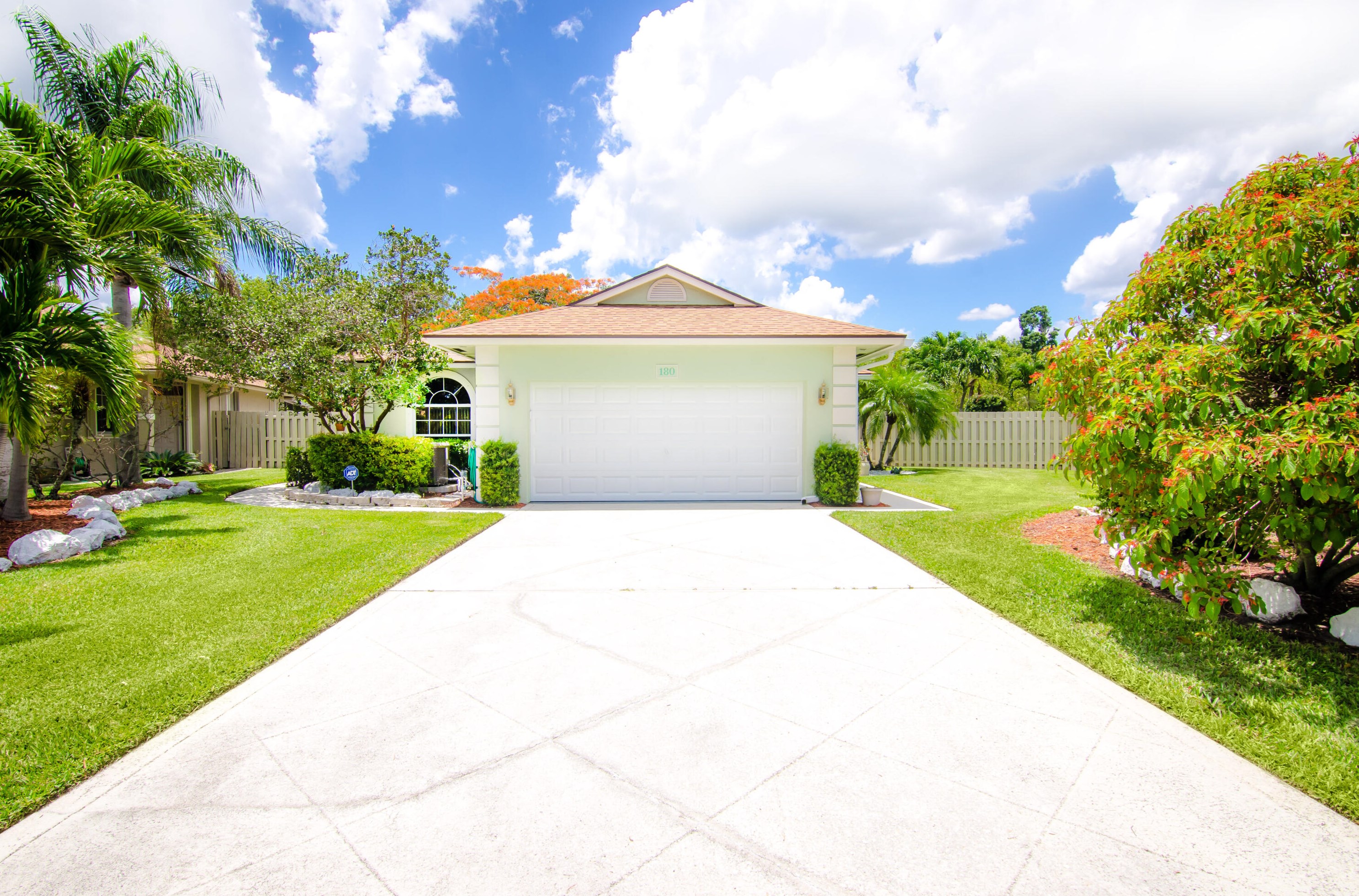 180 Sims Creek Ln, Jupiter FL  33458-7984 exterior