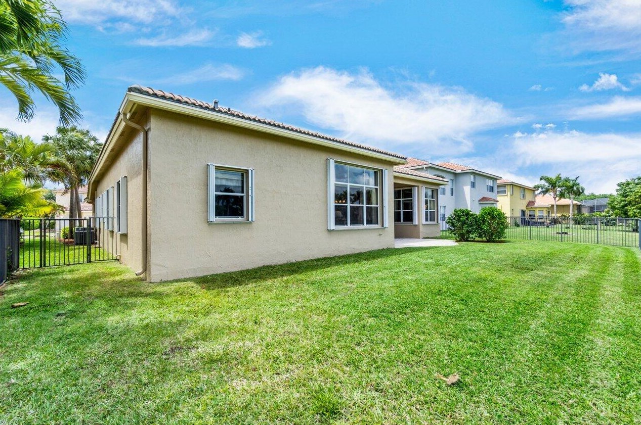 10407 Cypress Lk Preserve Dr, Lake Worth FL 33449-4610 exterior