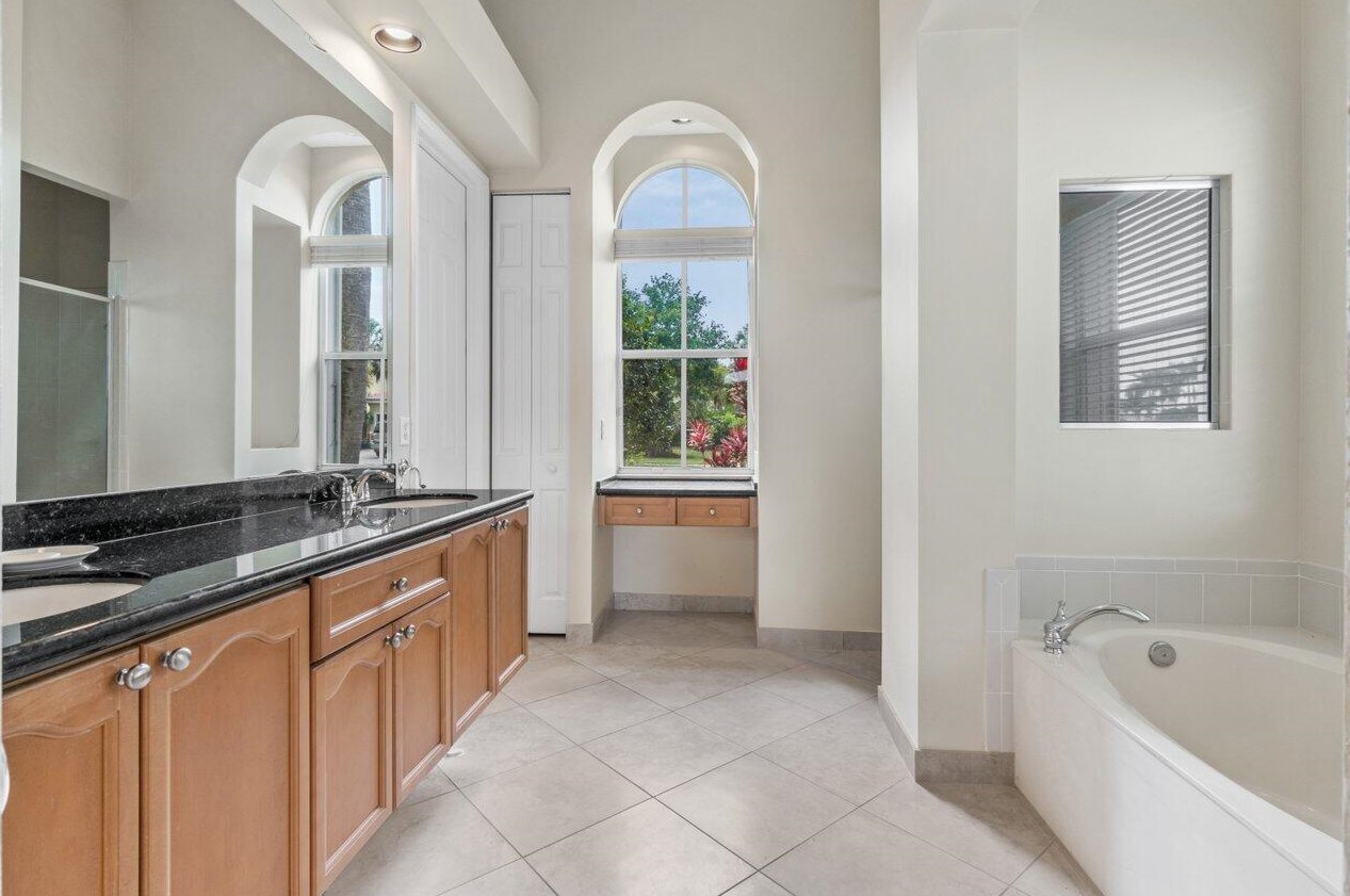 10407 Cypress Lk Preserve Dr, Lake Worth FL 33449-4610 exterior