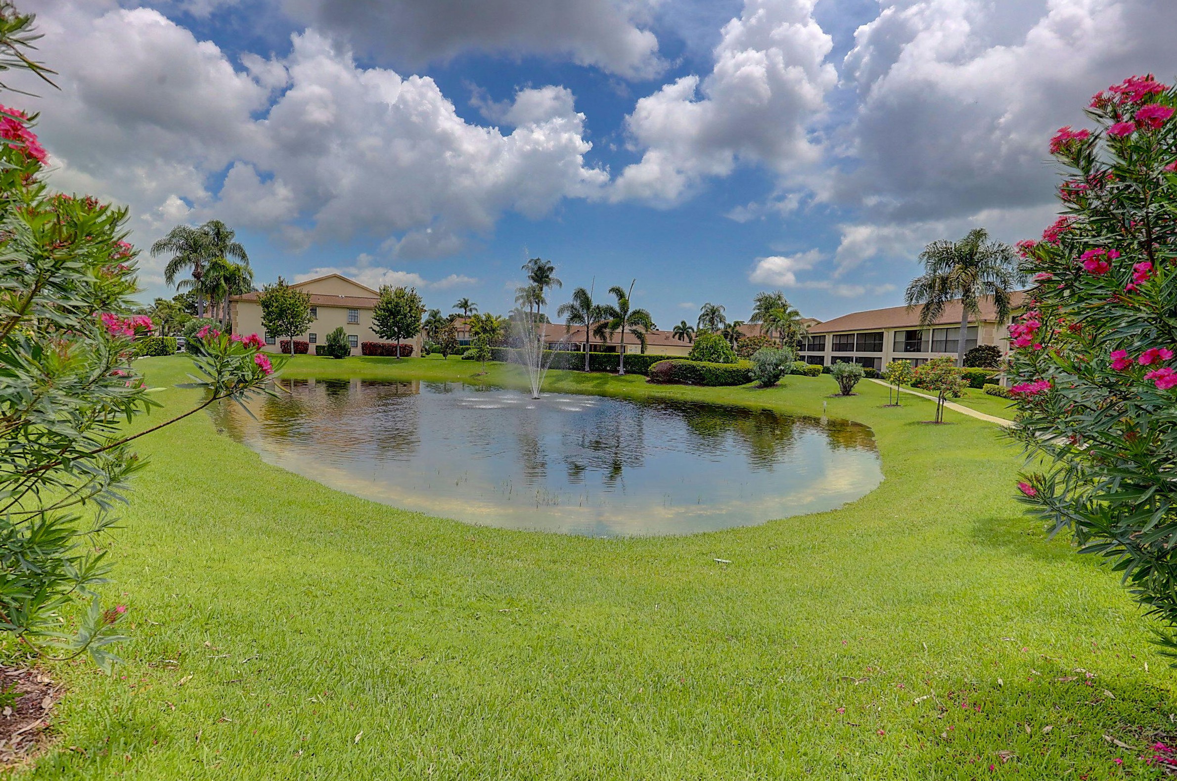 1401 Pinecrest Cir, Jupiter FL  33458-7694 exterior