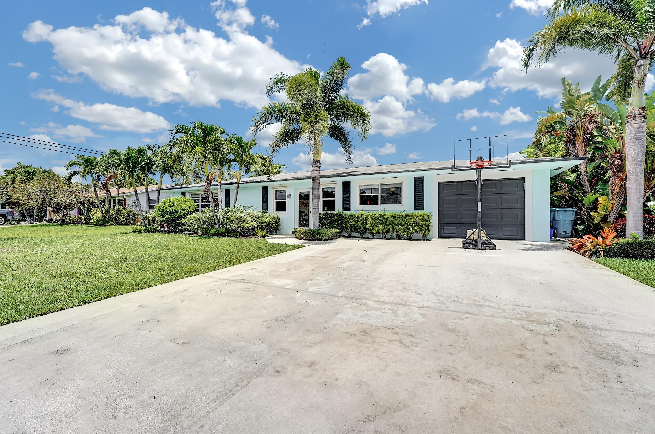 2850 5th St, Boynton Beach, FL 33435-7905