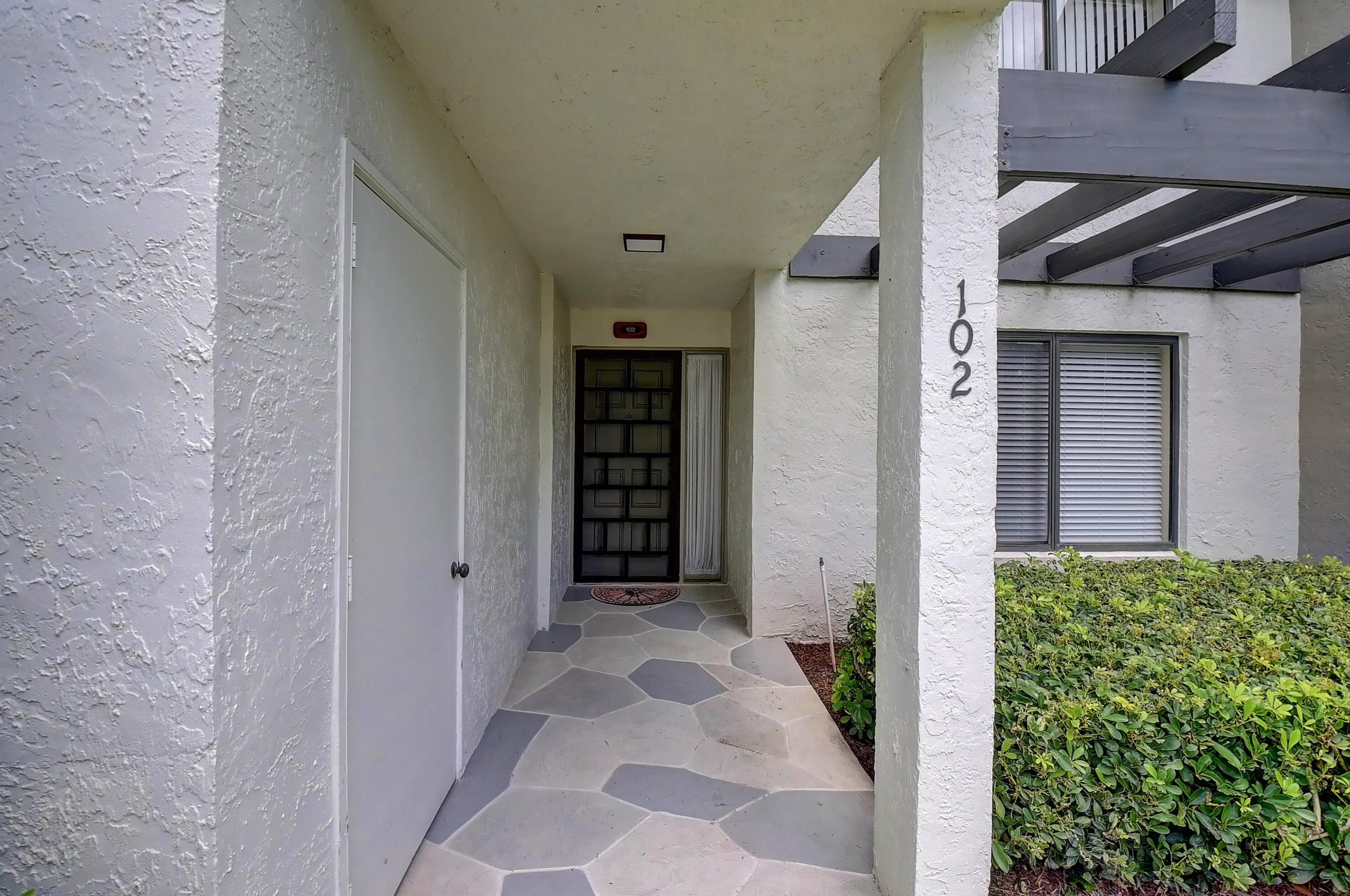 5560 Fairway Park Dr #102, Boynton Beach, FL 33437