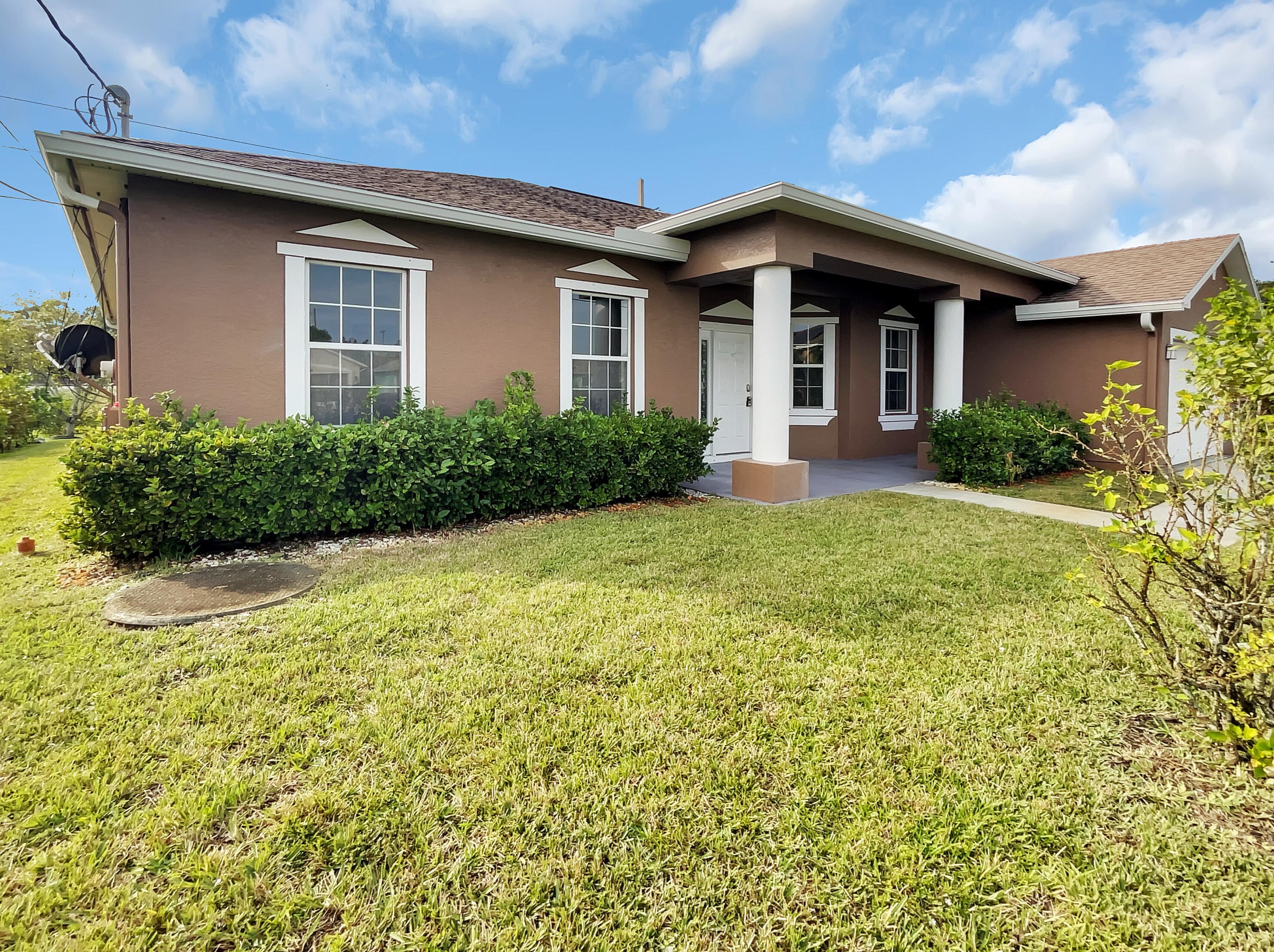 3281 Se Quay St, Port Saint Lucie, FL 34984