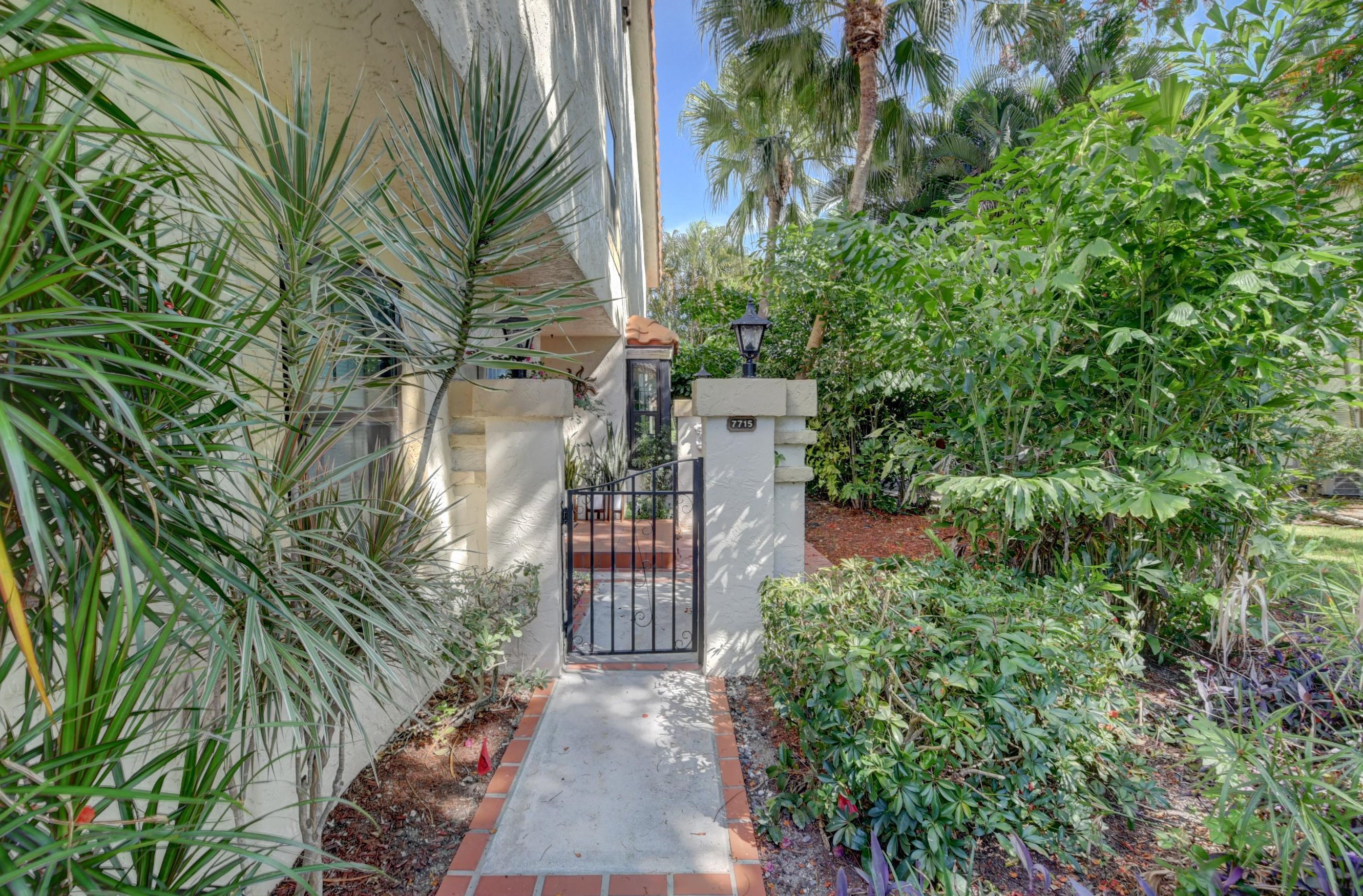 7715 La Mirada Dr, Boca Raton, FL 33433-6103