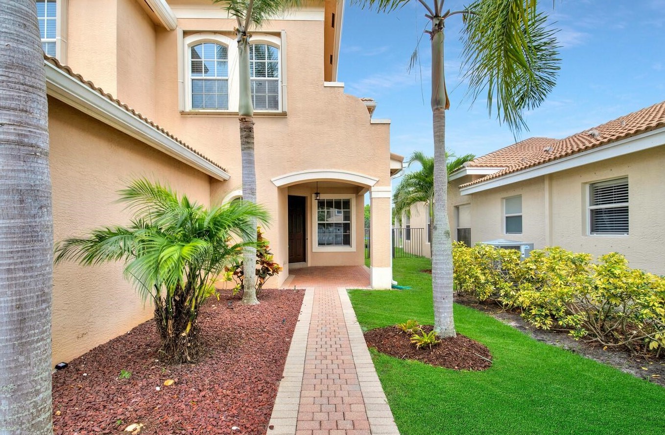 10323 Gentlewood Forest Dr, Boynton Beach, FL 33473-4863