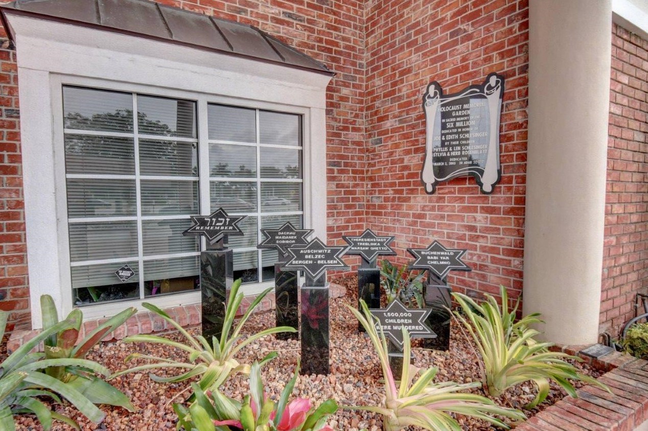 3039 Newcastle C, Boca Raton FL  33434-4626 exterior