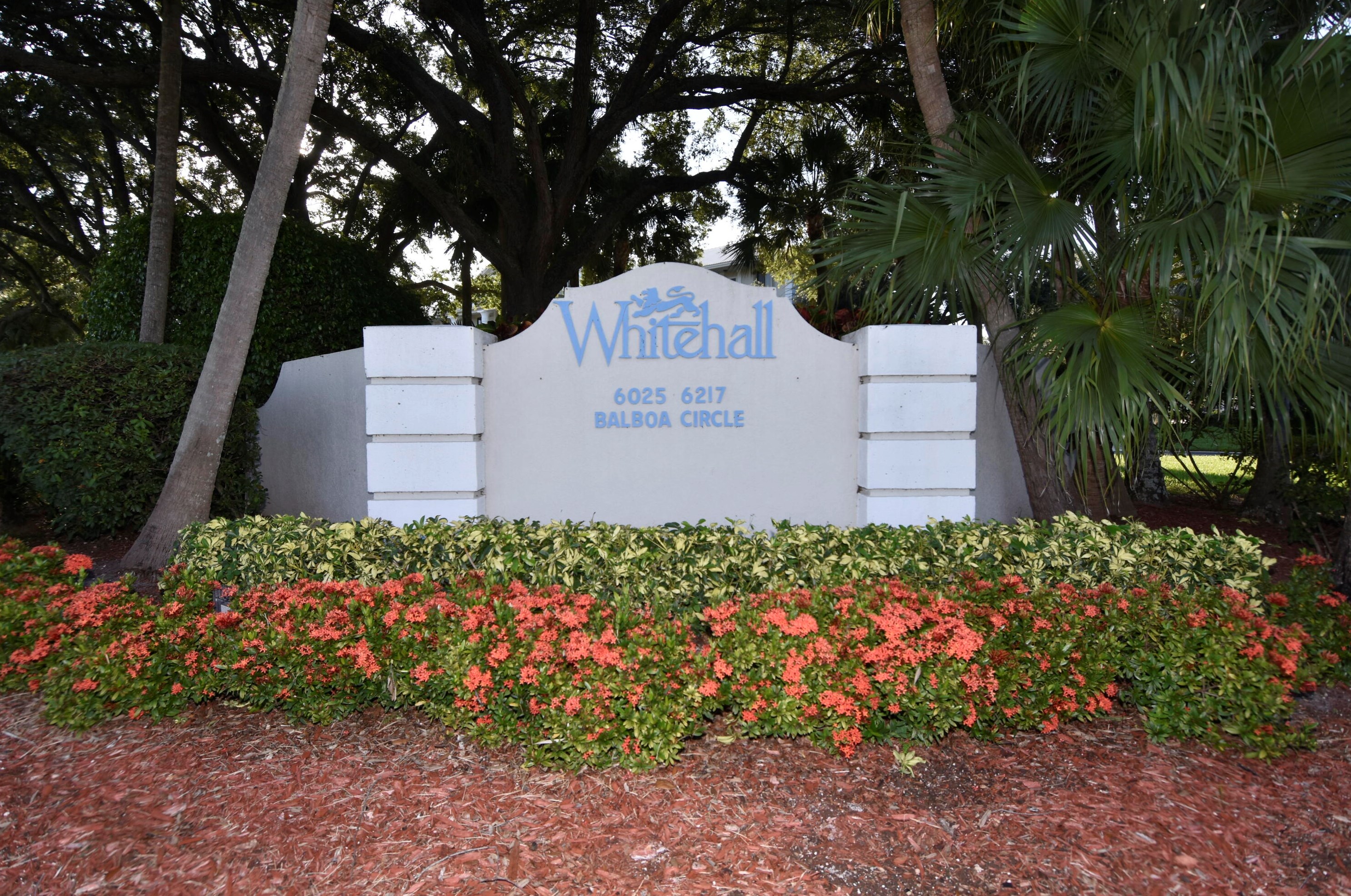 6061 Balboa Cir, Boca Raton FL  33433-8178 exterior