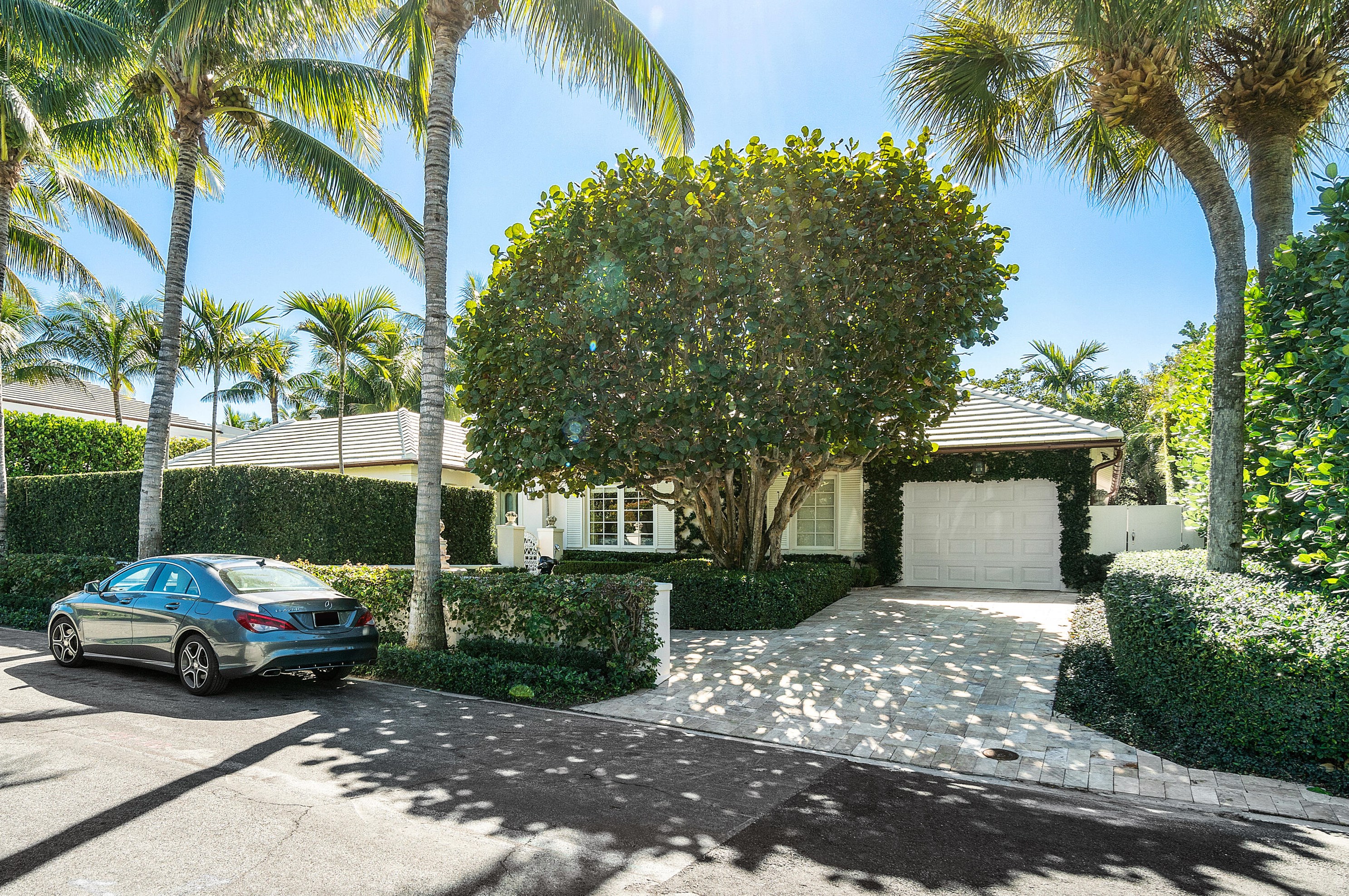 118 Via Vizcaya, Palm Beach, FL 33480