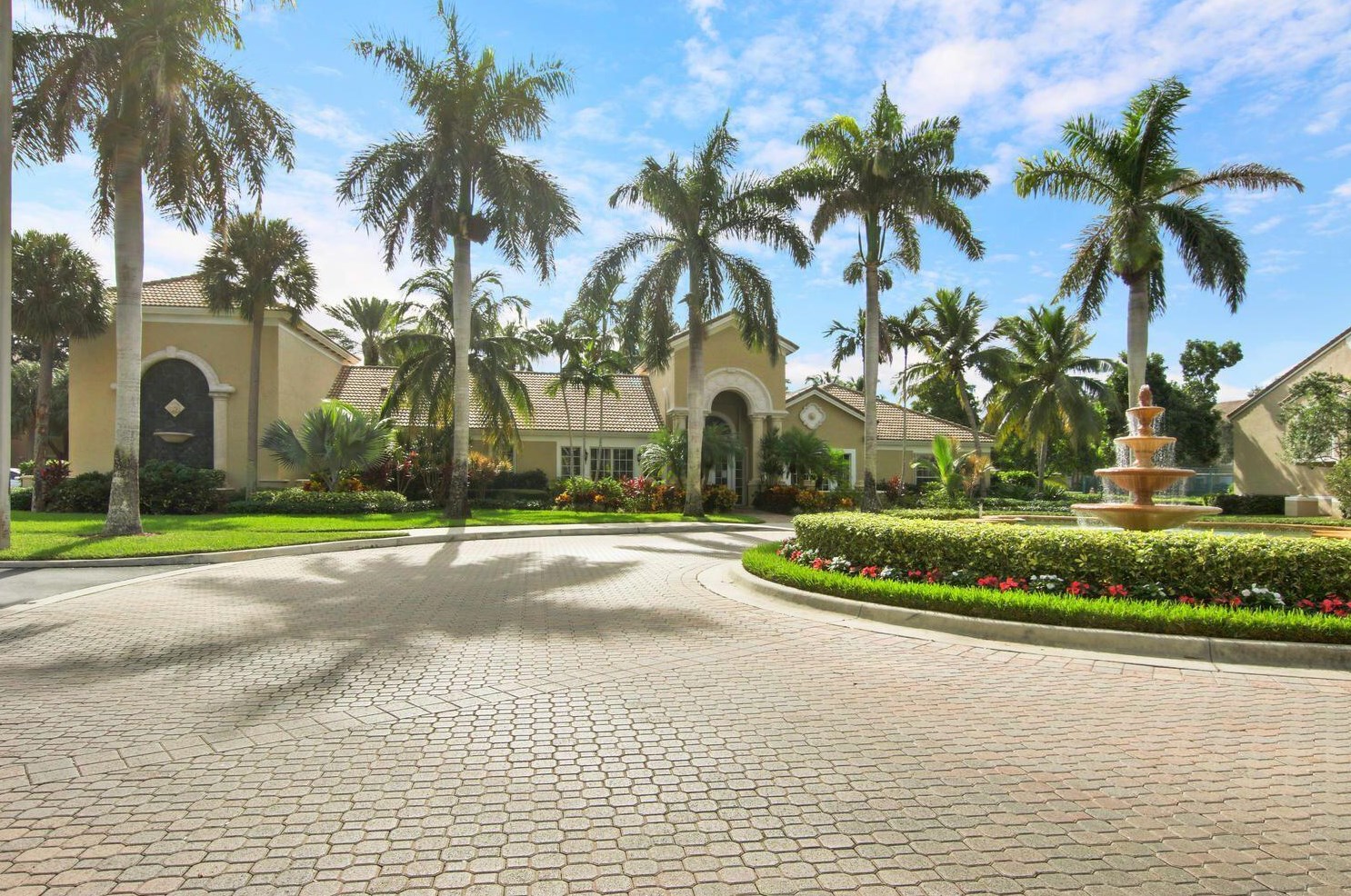 272 Village Blvd, Jupiter FL  33469-5305 exterior