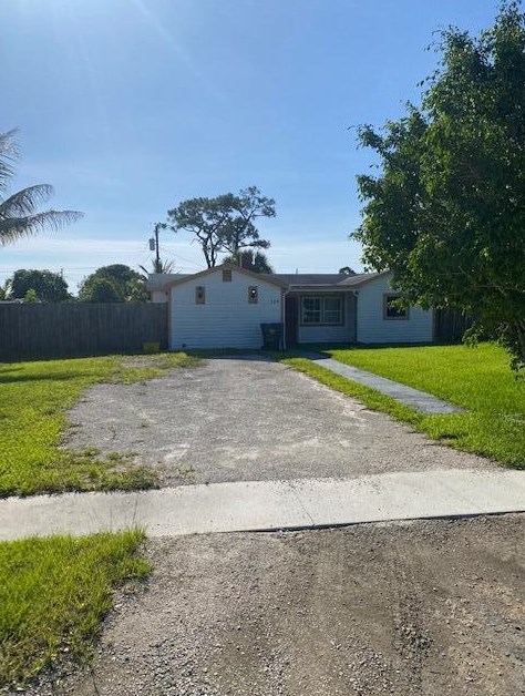 228 Walker Ave, Lake Worth, FL 33463-3346