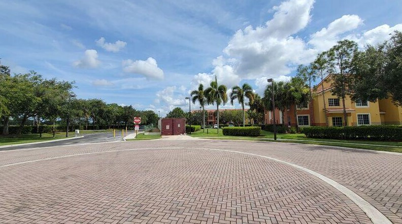 6597 Old Farm Trl, Boynton Beach, FL 33437