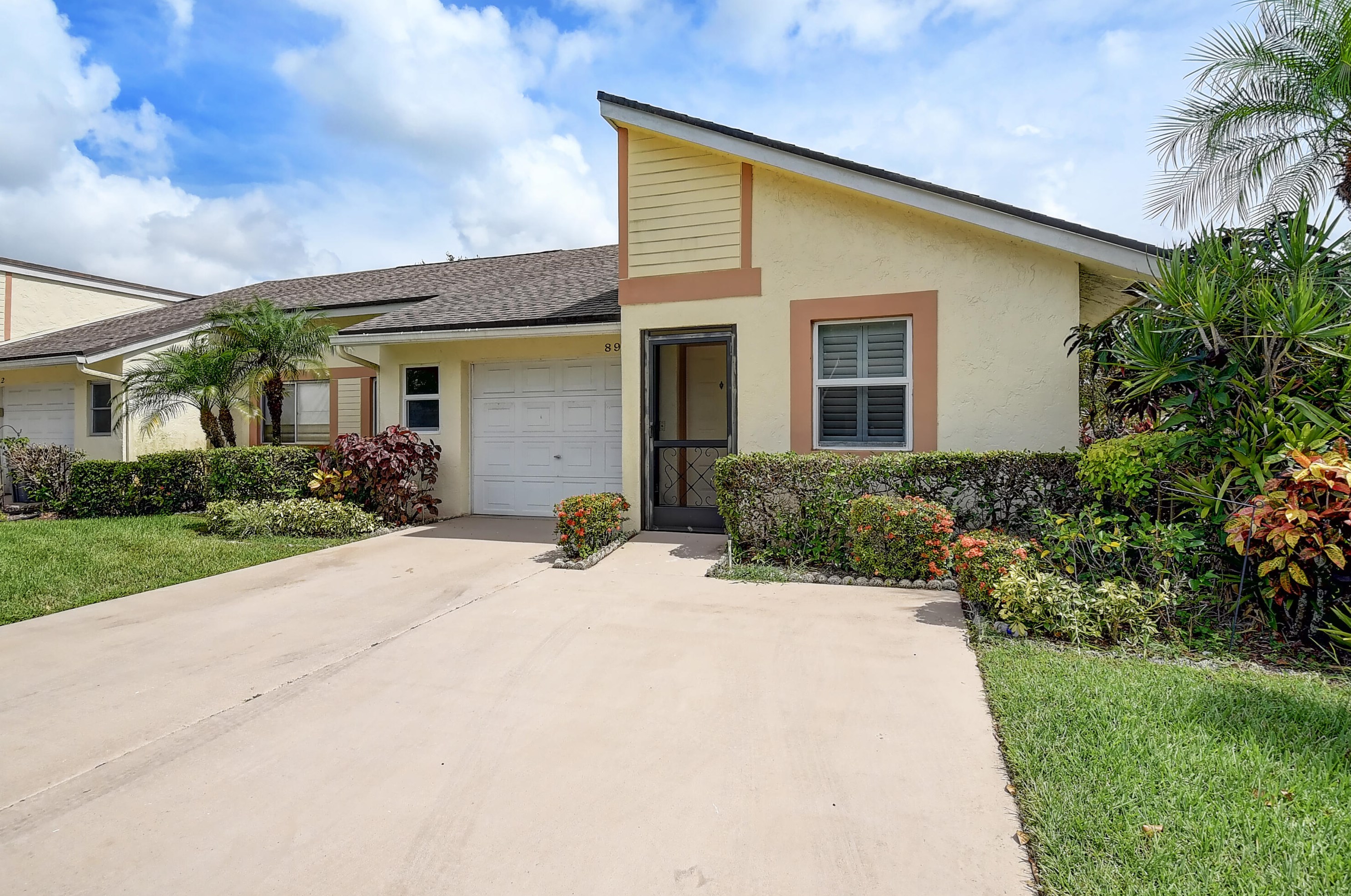 8946 Sunnywood Pl, Boca Raton, FL 33496-5029