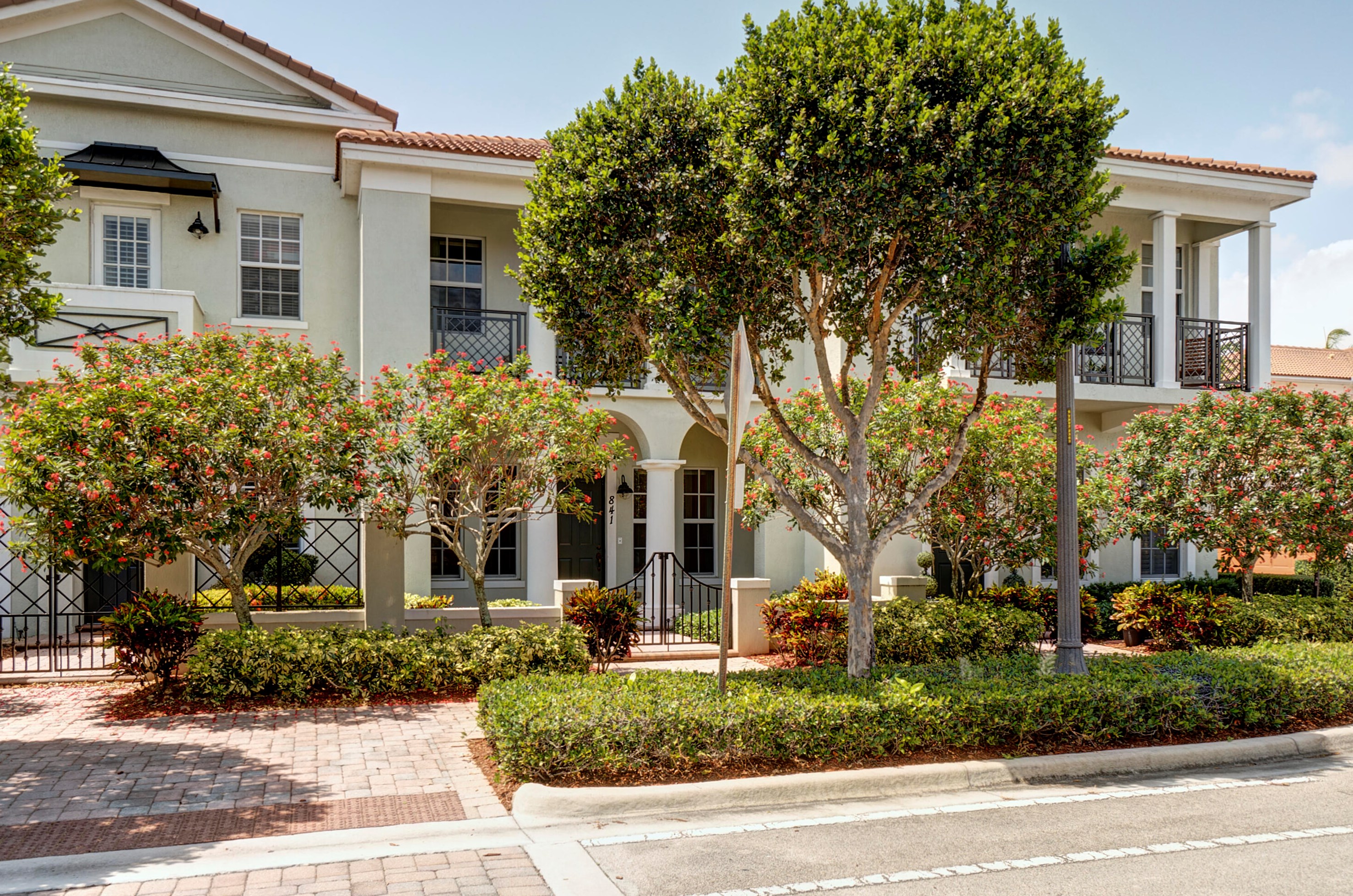 841 Nw 82nd Pl, Boca Raton, FL 33487