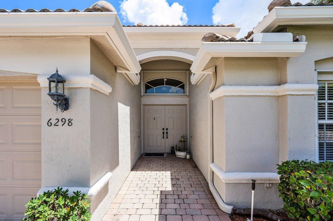 6298 Via Primo St, Lake Worth FL  33467-6157 exterior