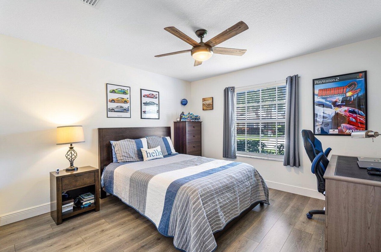 6298 Via Primo St, Lake Worth FL  33467-6157 exterior