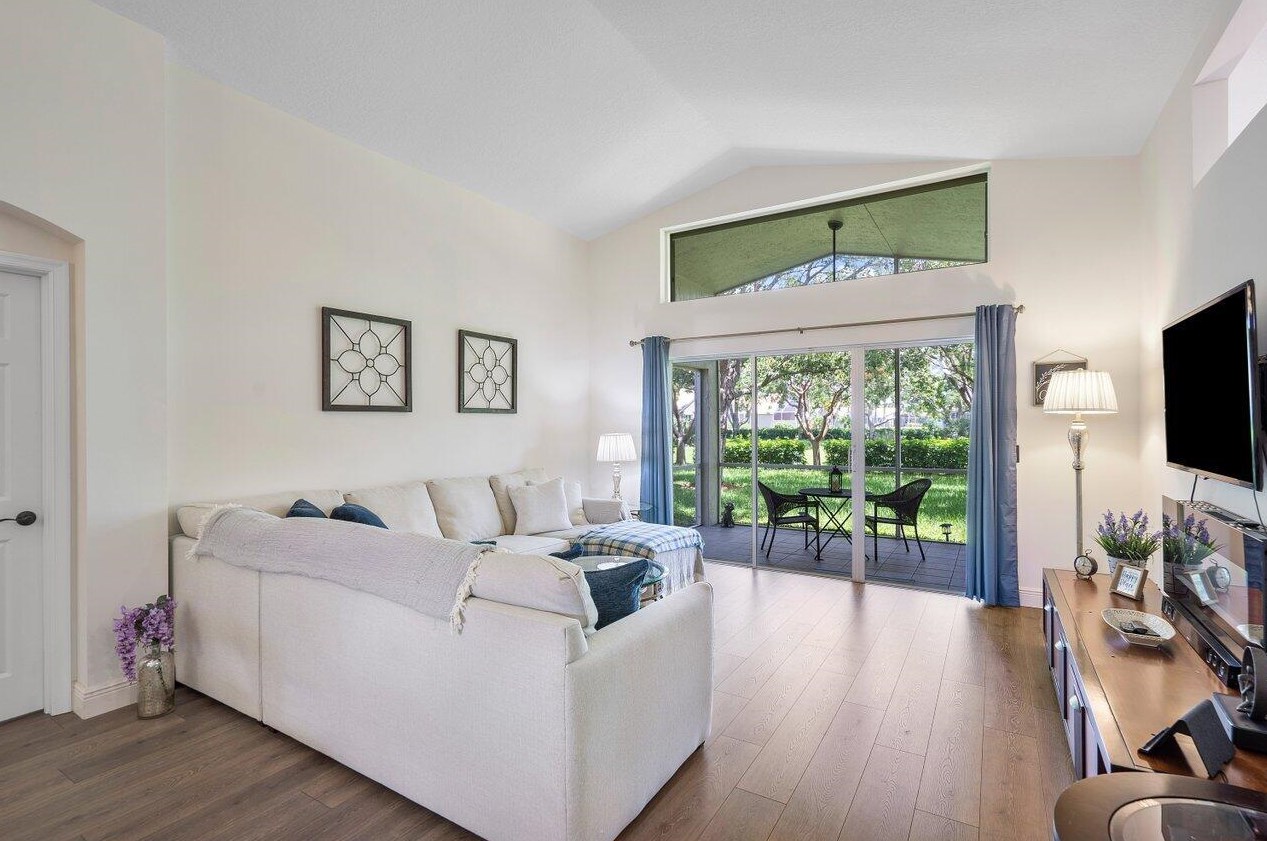 6298 Via Primo St, Lake Worth FL  33467-6157 exterior