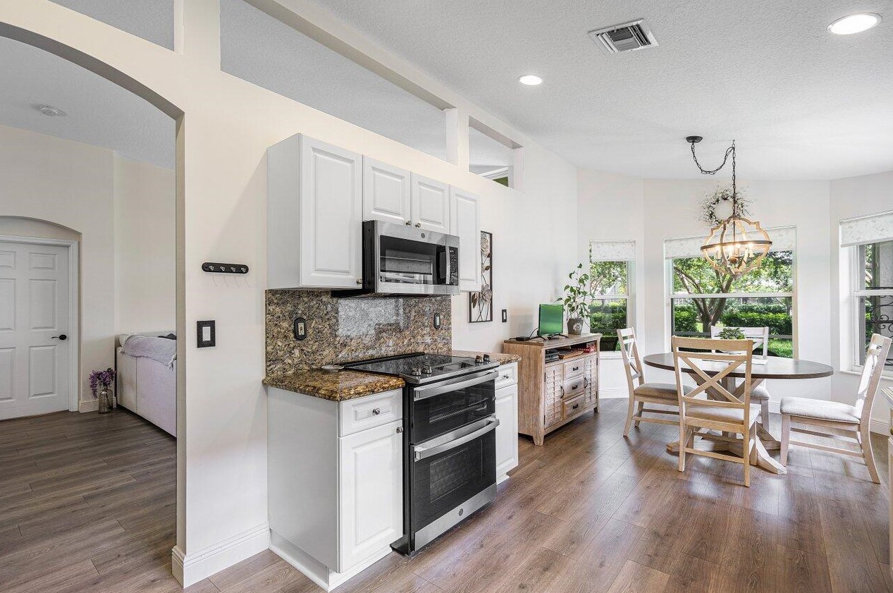 6298 Via Primo St, Lake Worth FL  33467-6157 exterior