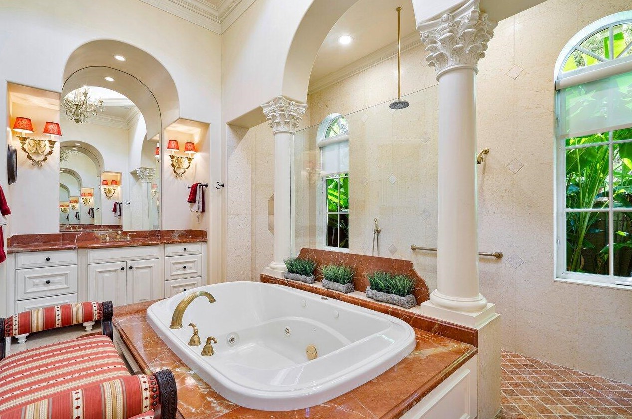 317 Old Jupiter Beach Rd, Jupiter FL  33477-5034 exterior