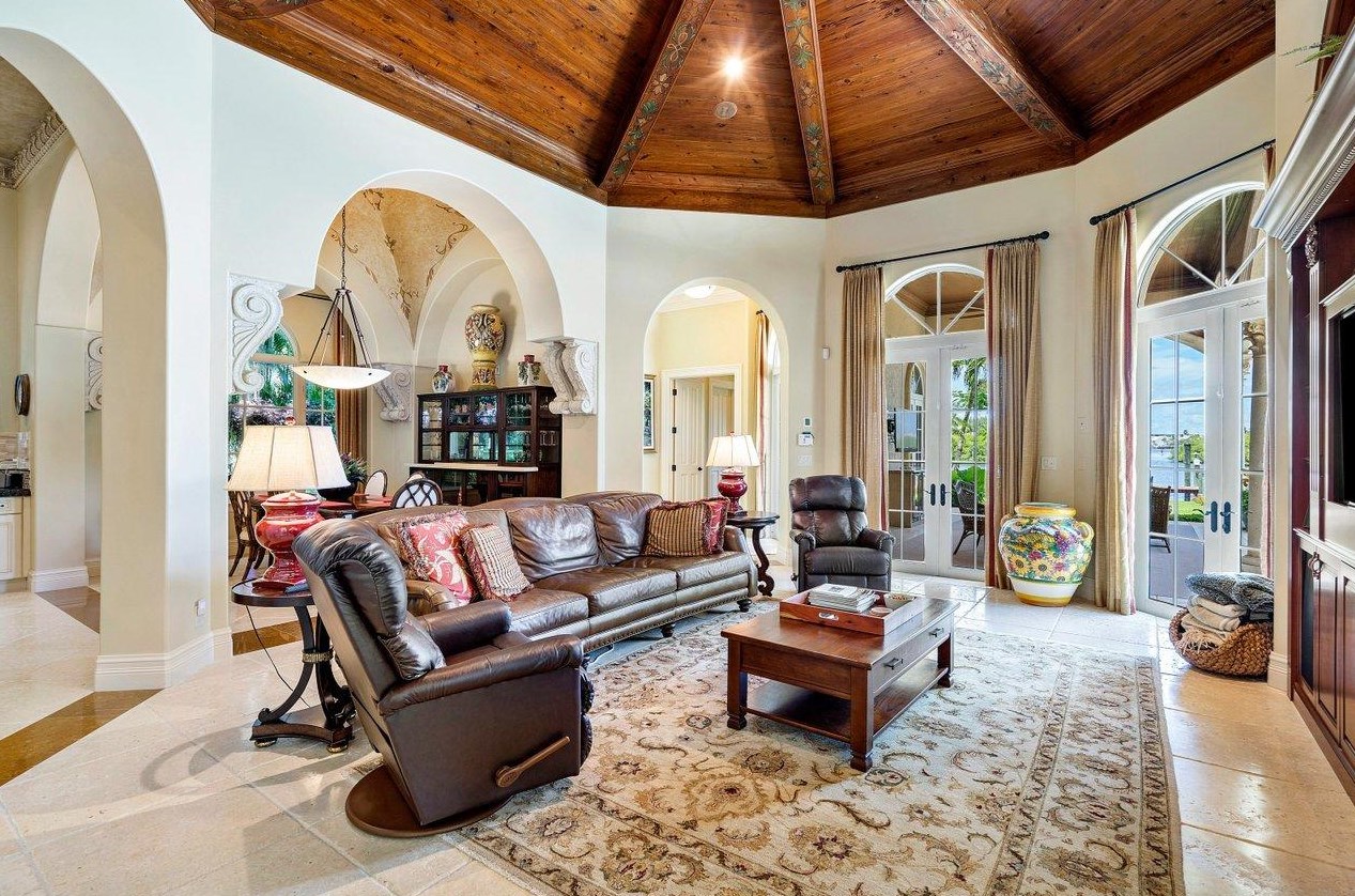 317 Old Jupiter Beach Rd, Jupiter FL  33477-5034 exterior