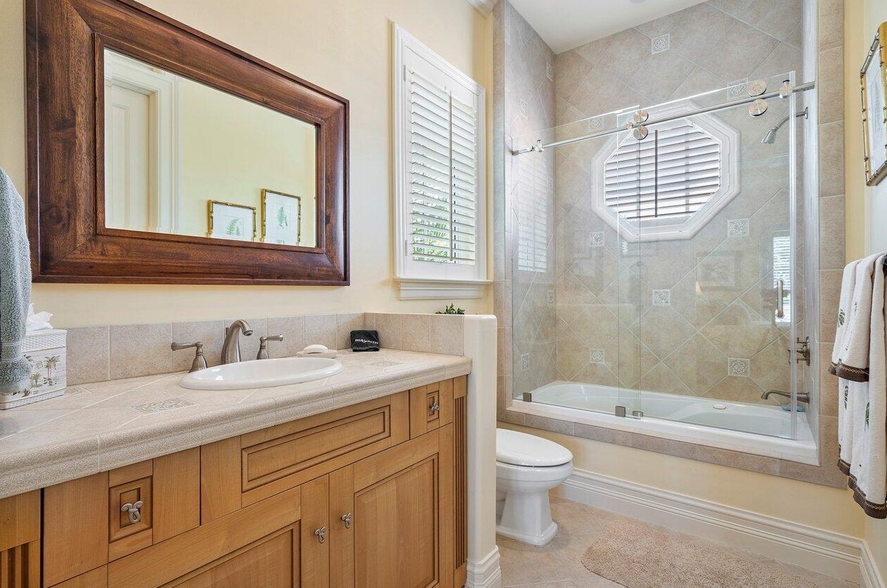 317 Old Jupiter Beach Rd, Jupiter FL  33477-5034 exterior